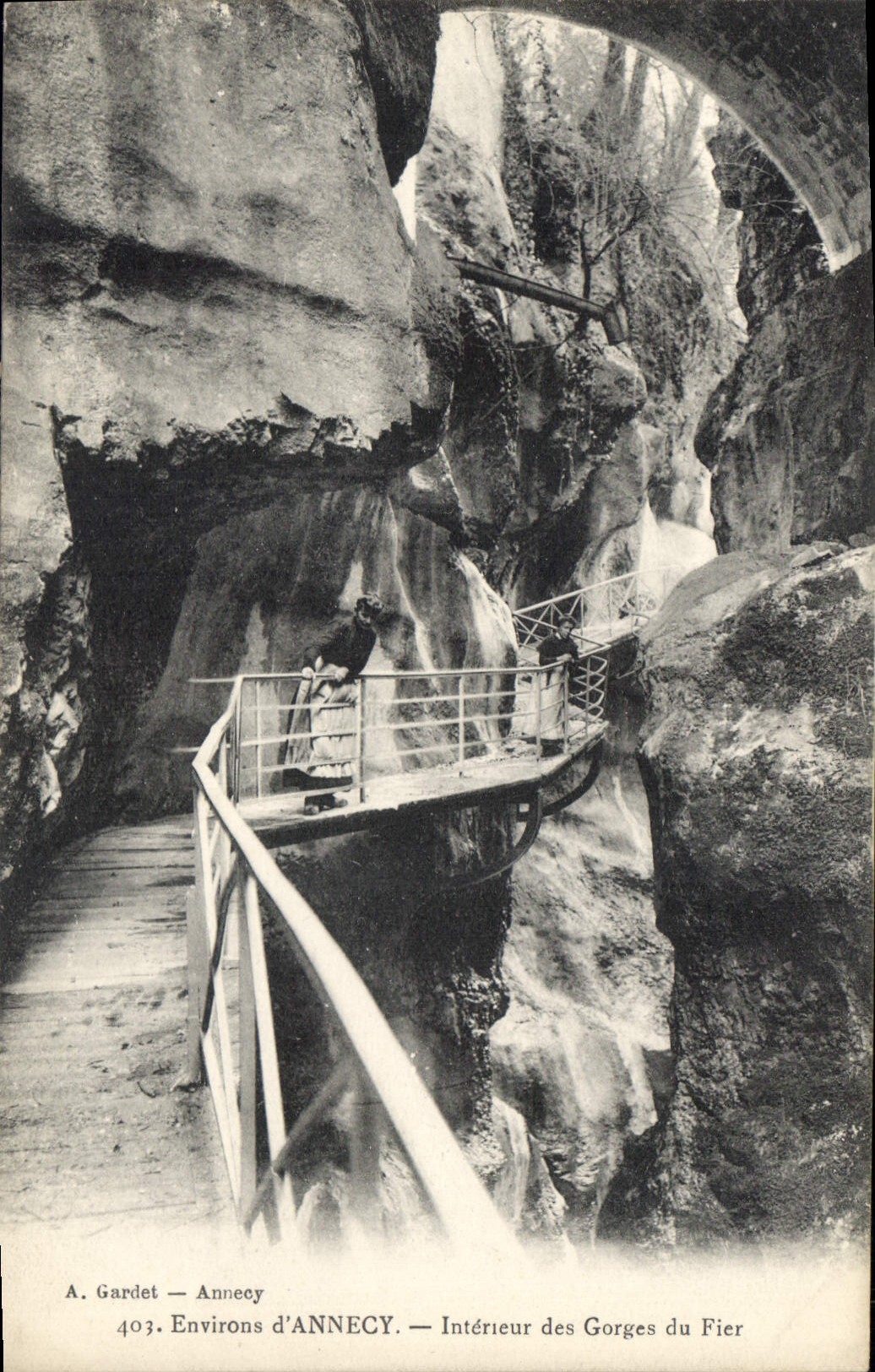 CPA Environs d'Annecy Interieur des Gorges du Fier