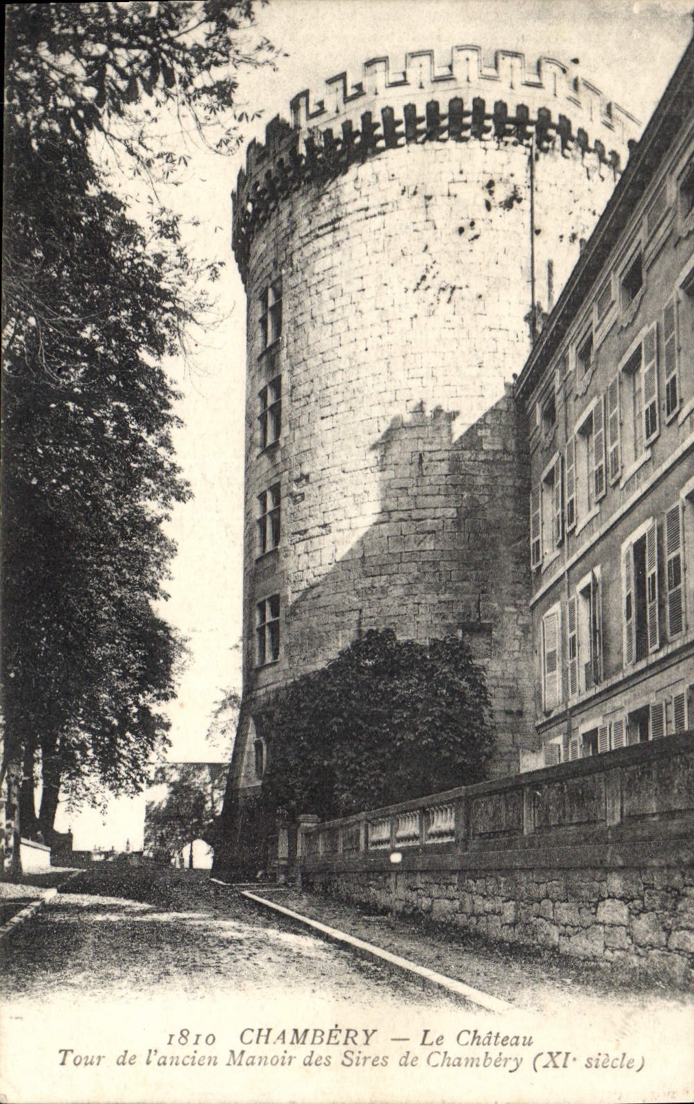 CPA Chambery Le Chateau Tour de l'ancien Manoir des Sires de Chambery