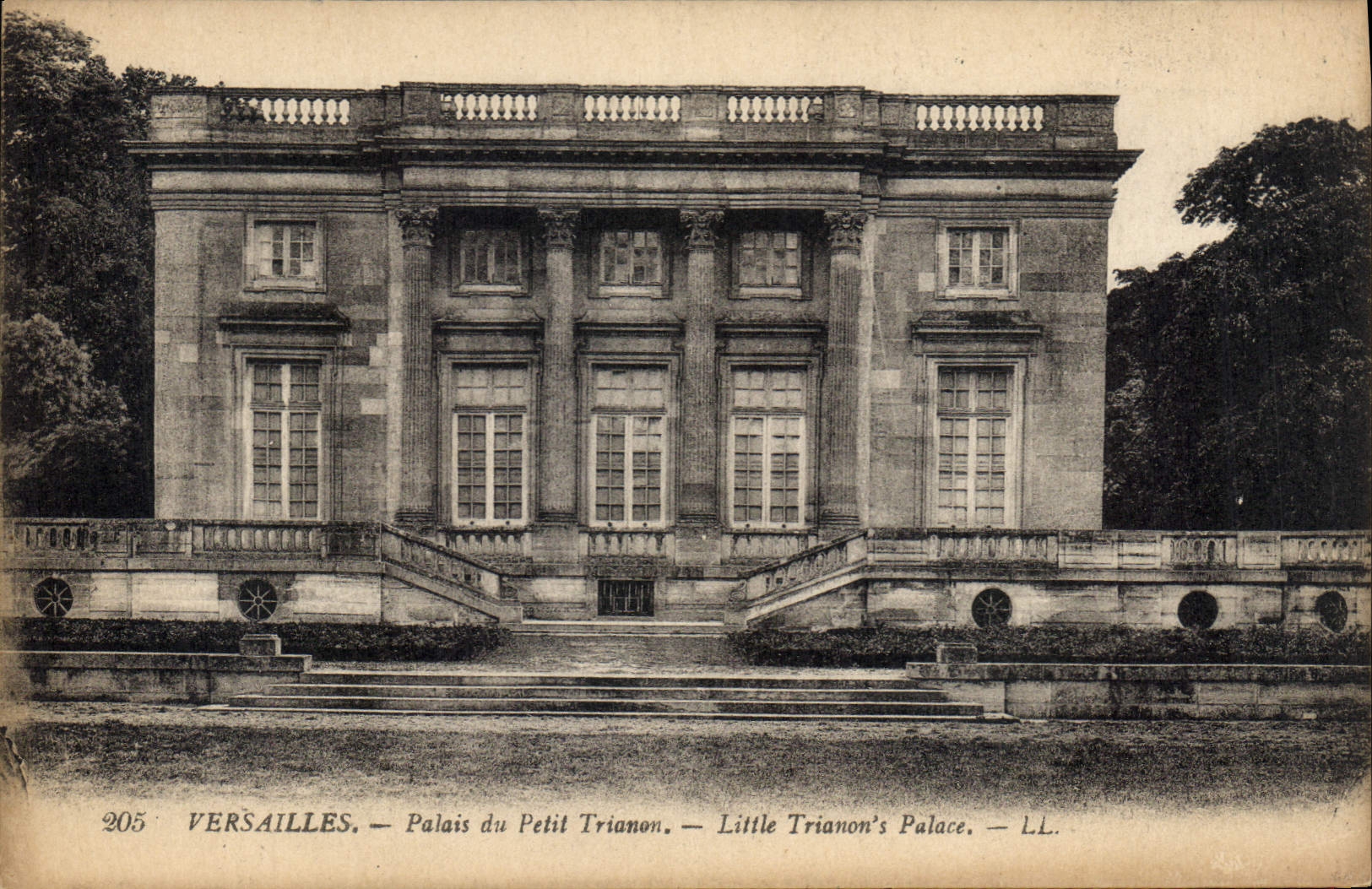 CPA Versailles Palais du Petit Trianon 
