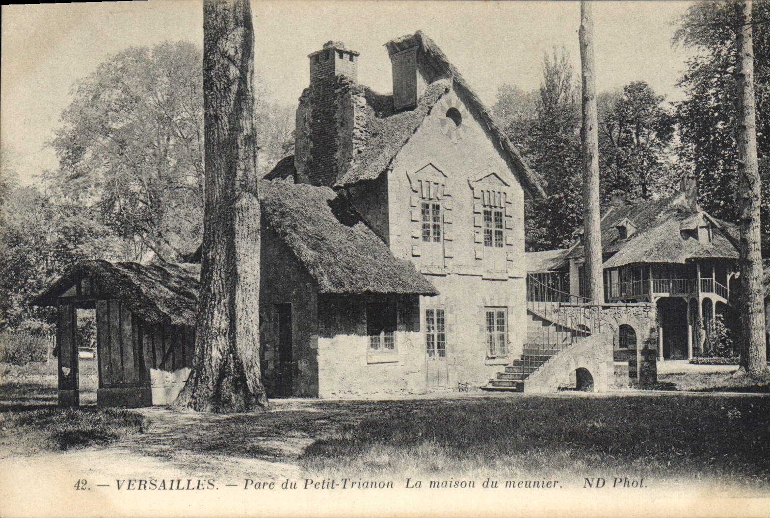CPA Versailles Parc du Petit Trianon La maison du meunier 