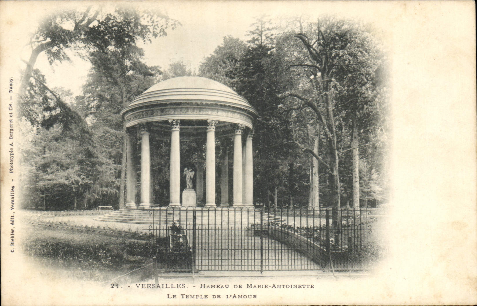 CPA Versailles hameau de Marie Antoinette Le Temple de l'Amour 