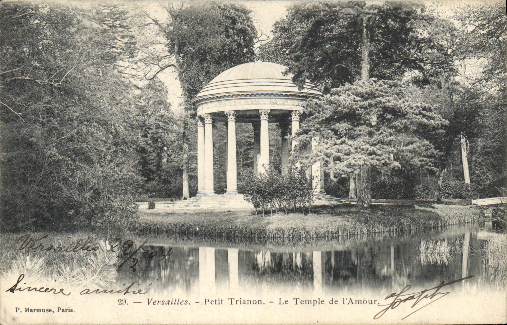 CPA Versailles Petit Trianon Le Temple de l'Amour 
