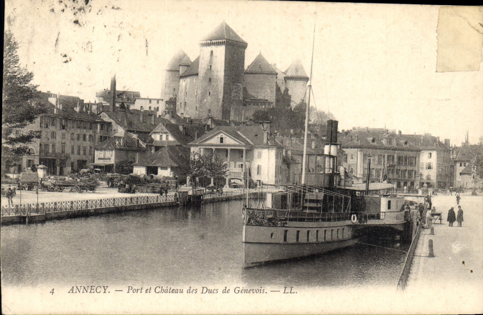CPA Annecy Port et Chateau des Ducs de Genevois Bateau