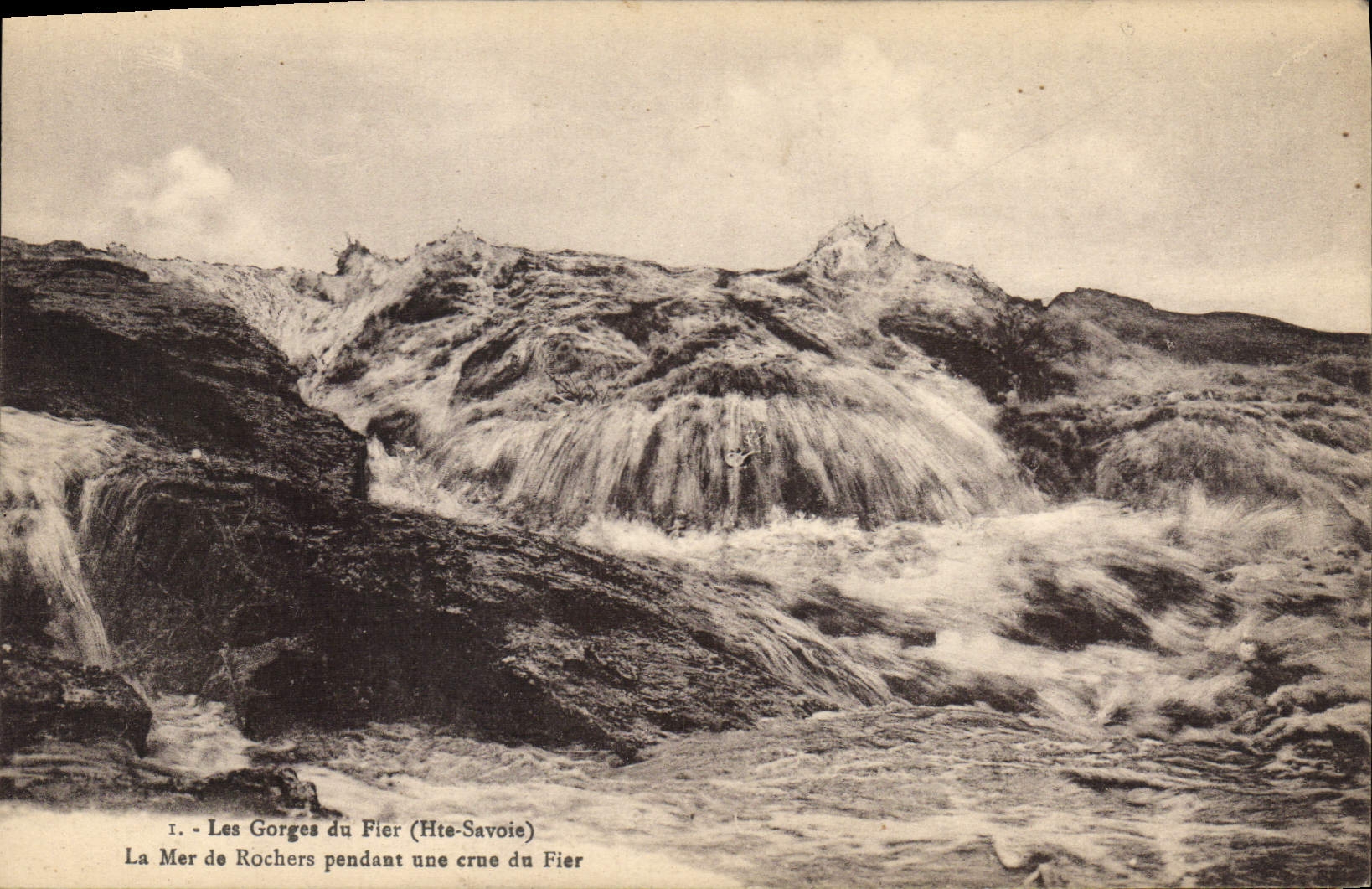 CPA Les Gorges du Fier Hte Savoie La Mer de Rochers pendant une crue du Fier 