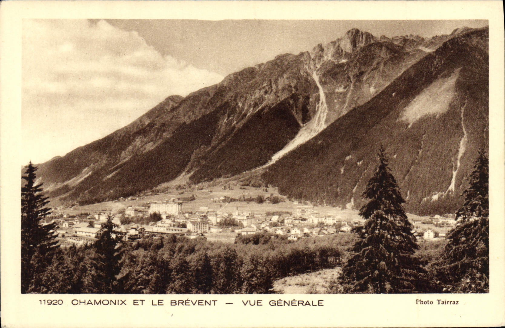 CPA Chamonix et le Brevent Vue Generale