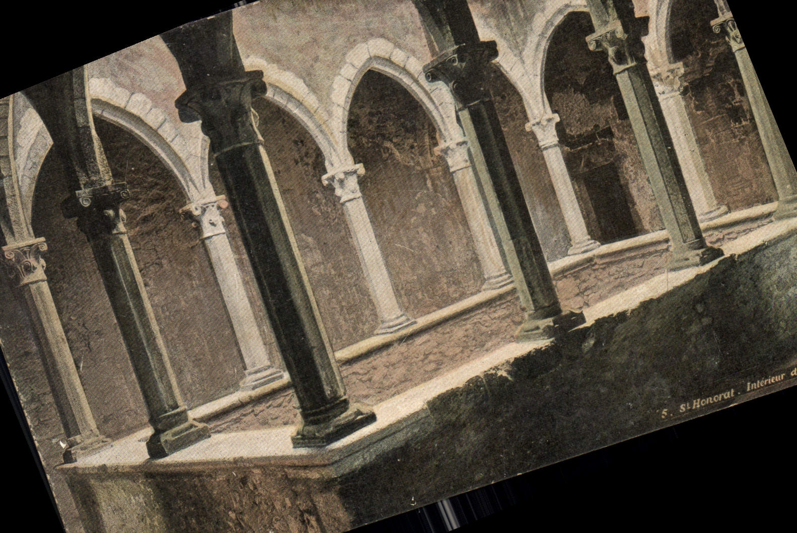CPA St Honorat Interieur du cloitre