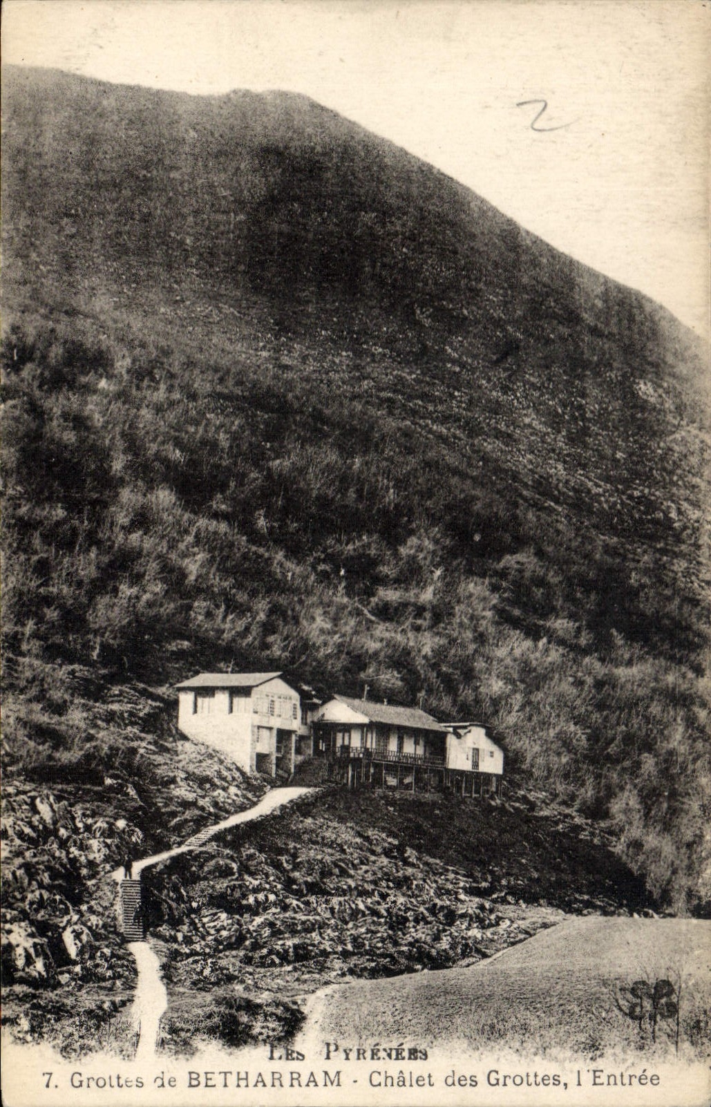 CPA Les Pyrenes Grottes de Betharram Chalet des Grottes l'Entree