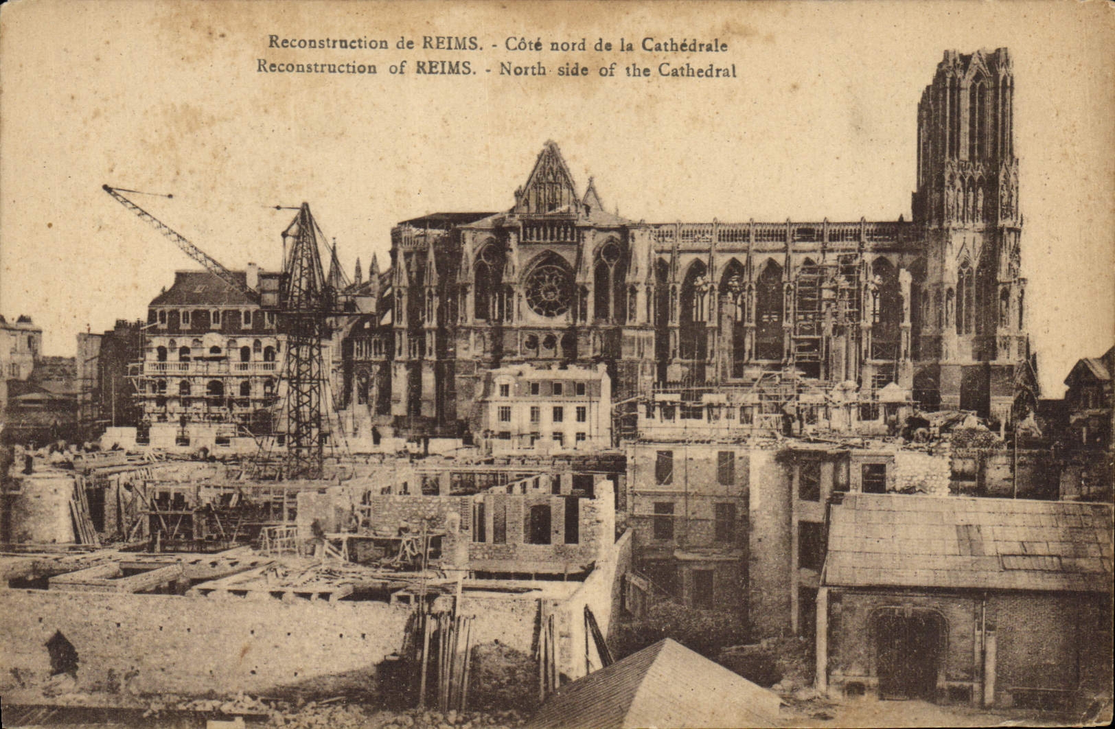 CPA Reconstruction de Reims Cote nord de la Cathedrale