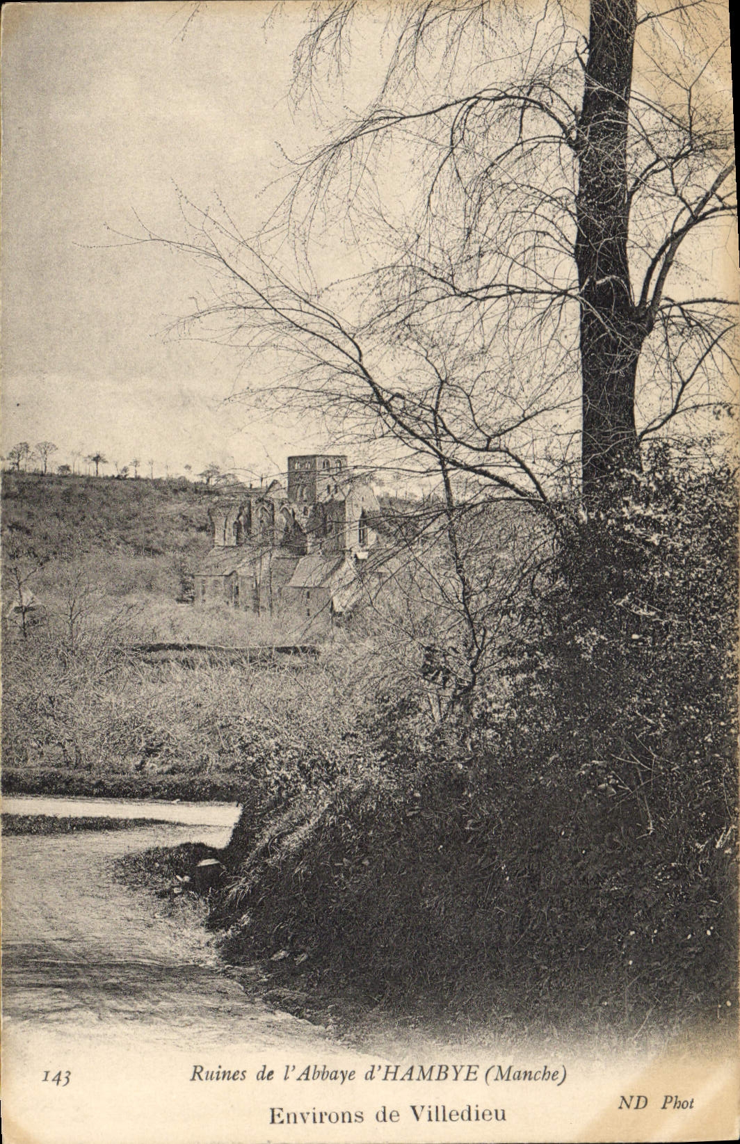 CPA Ruines de l'Abbaye d'Hambye Manche Environs de Villedieu 