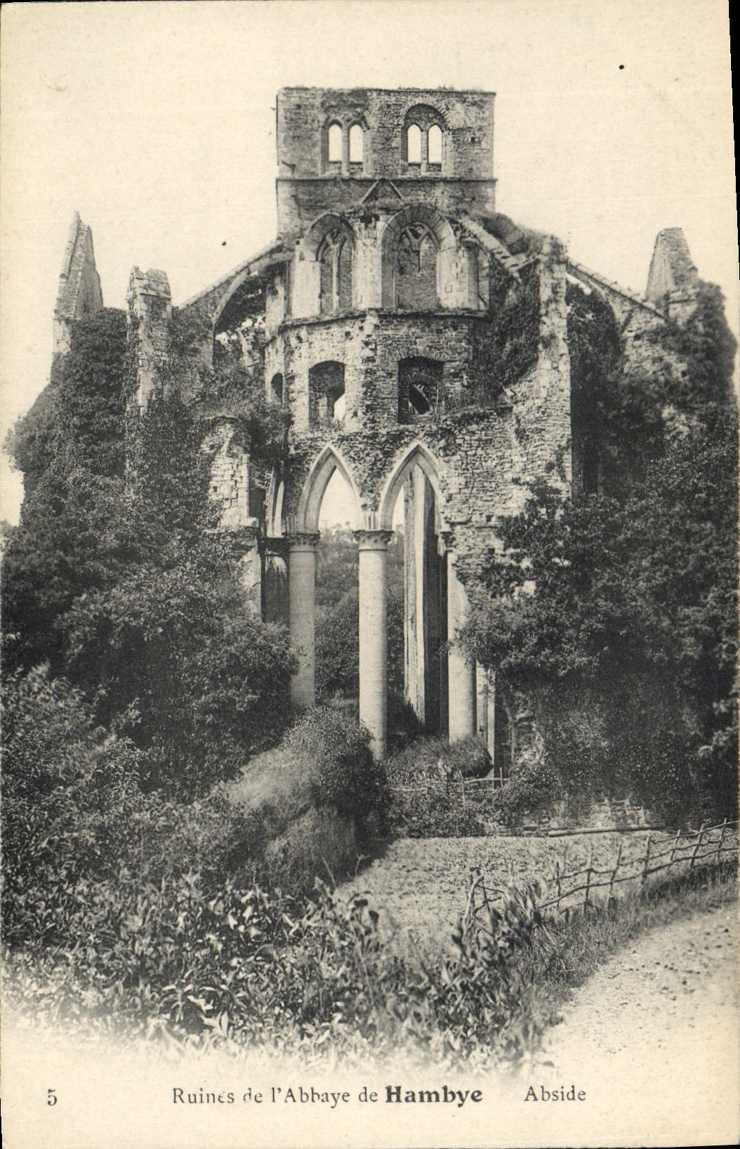 CPA Ruines de l'Abbaye de Hambye Abside 