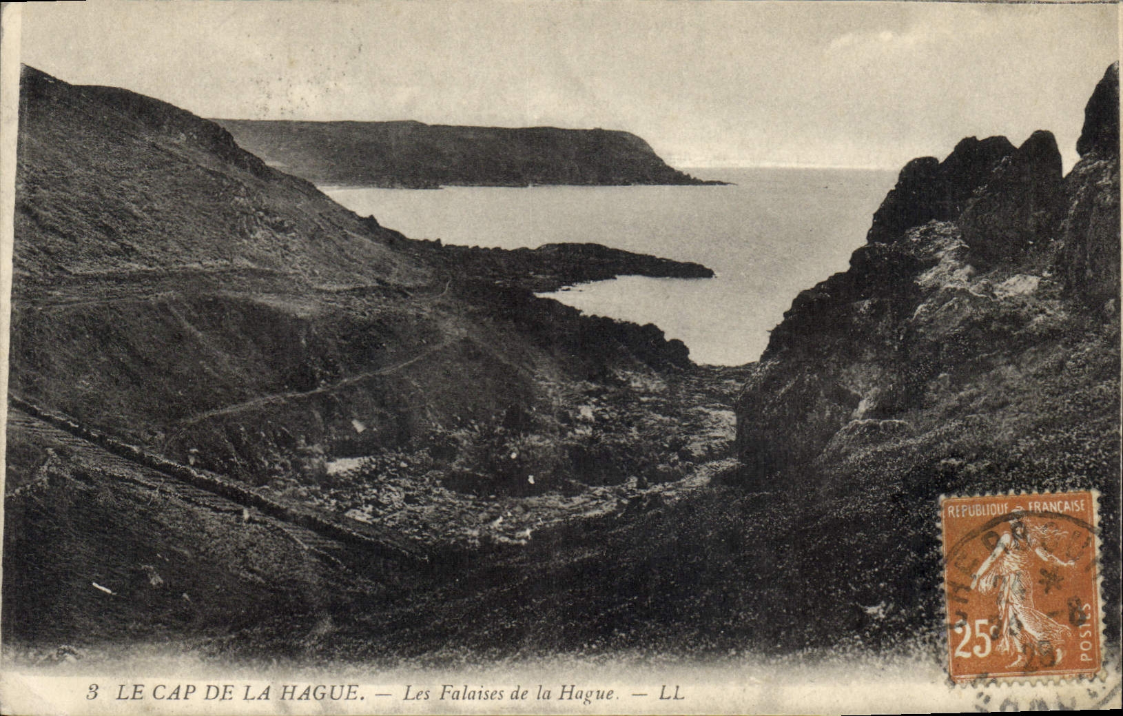 CPA Le Cap de la Hague Les Falaises de la Hague