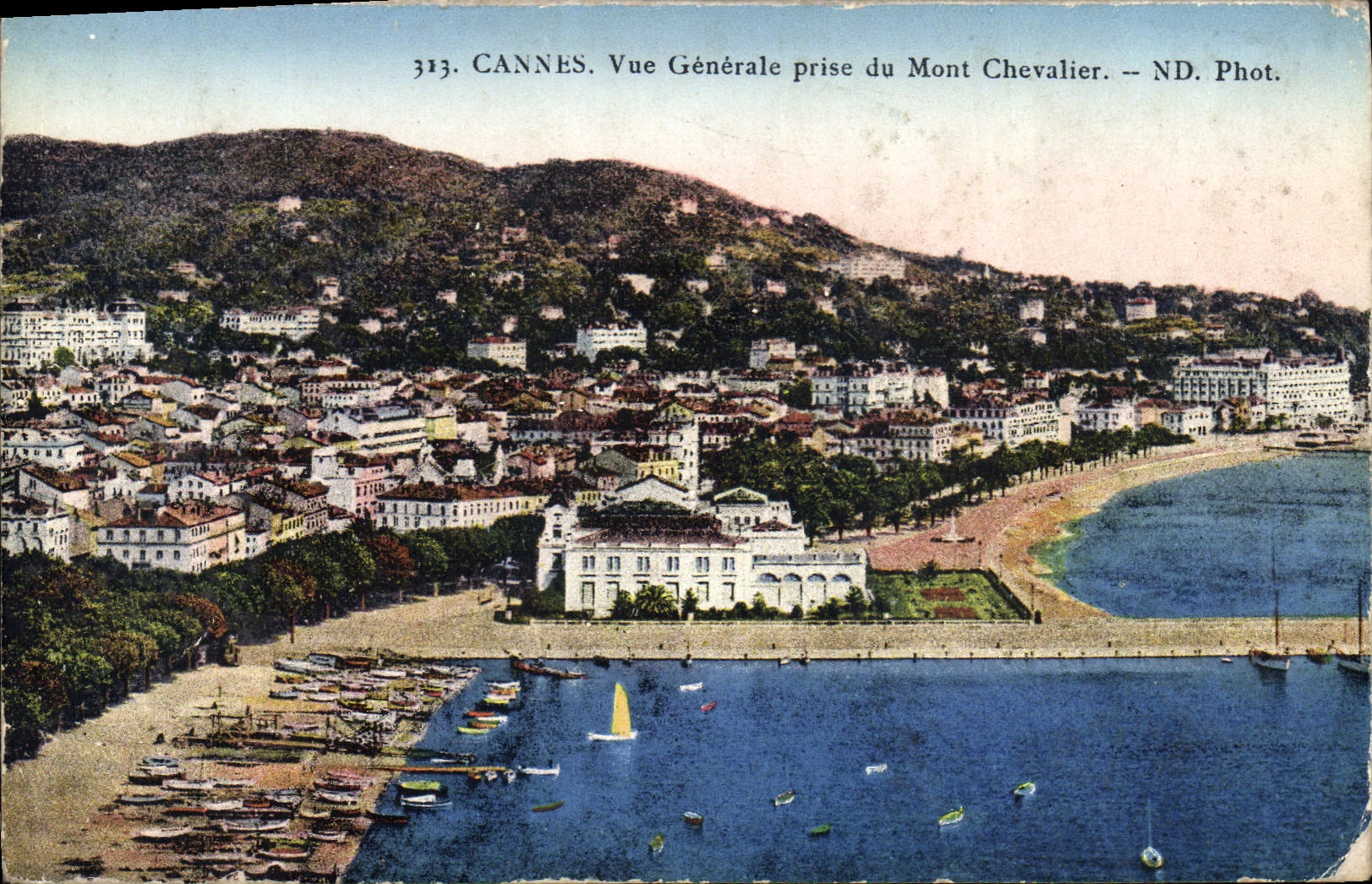 CPA Cannes Vue Generale prise du Mont Chevalier 