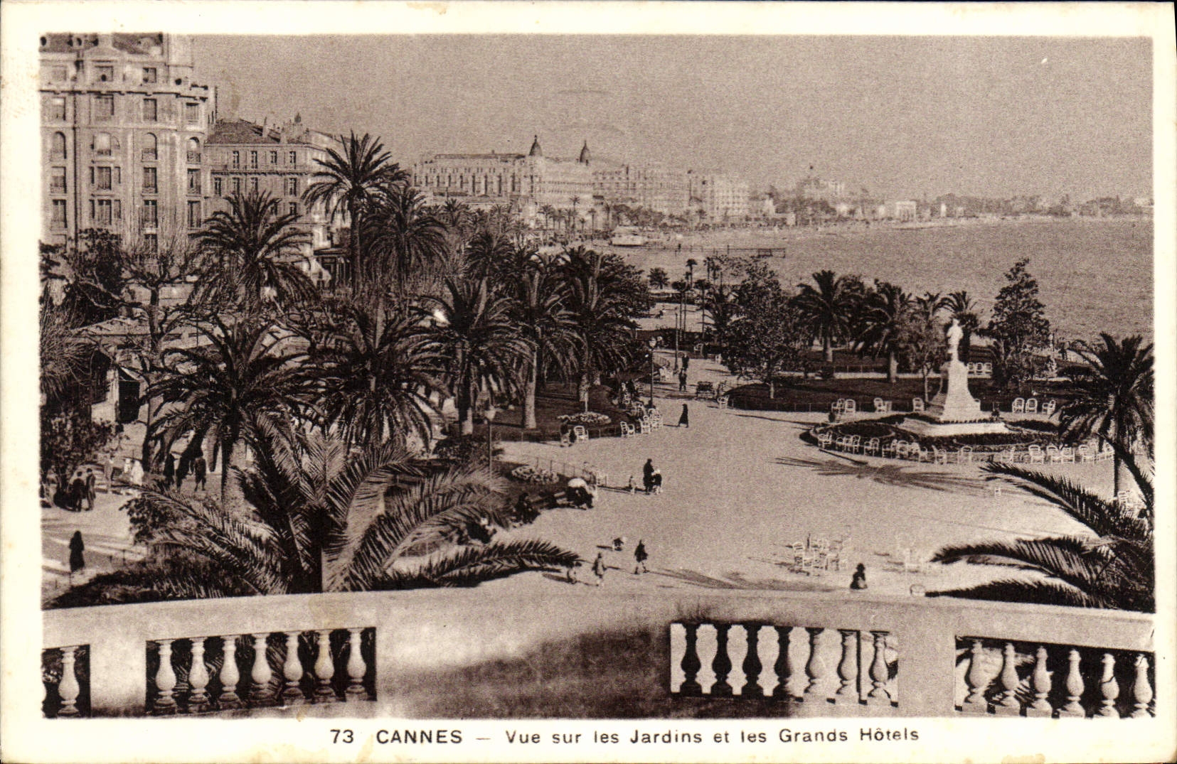 CPA Cannes Vue sur les Jardins et les Grands Hotels 