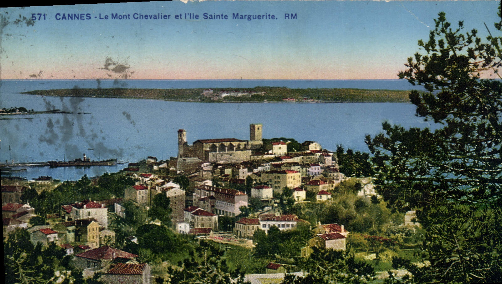 CPA Cannes Le Mont Chevalier et l'lle Sainte Marguerite
