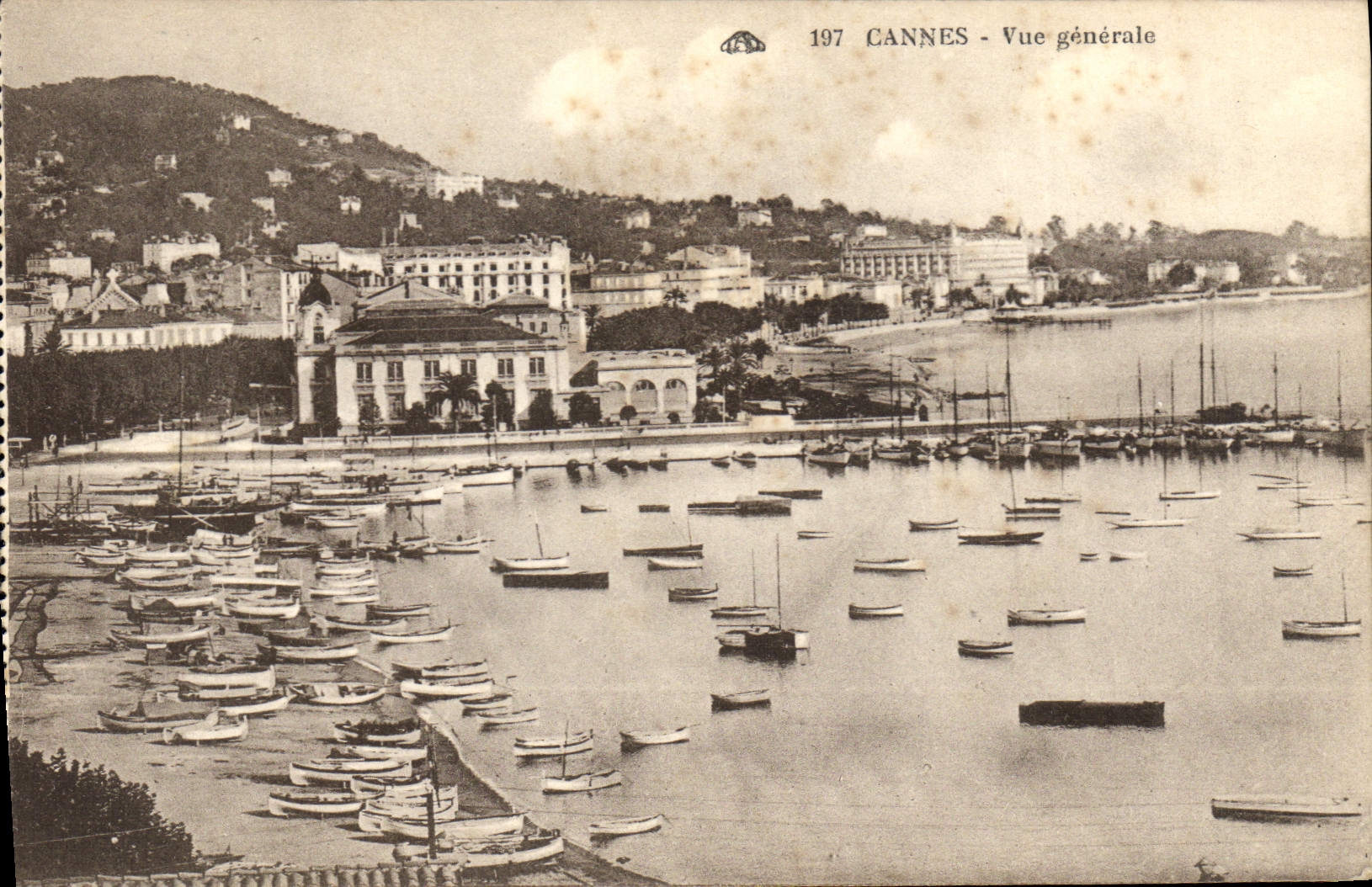 CPA Cannes Vue generale 