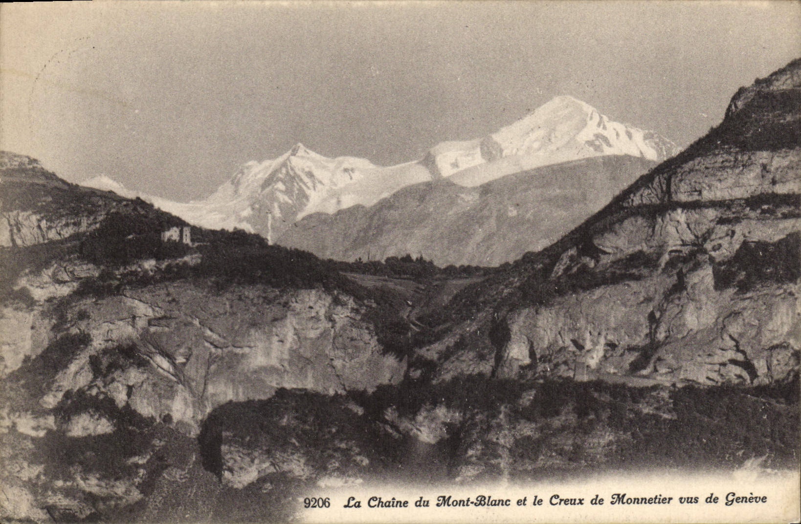CPA La Chaine du Mont Blanc et le Creux de Monnetier vus de Geneve