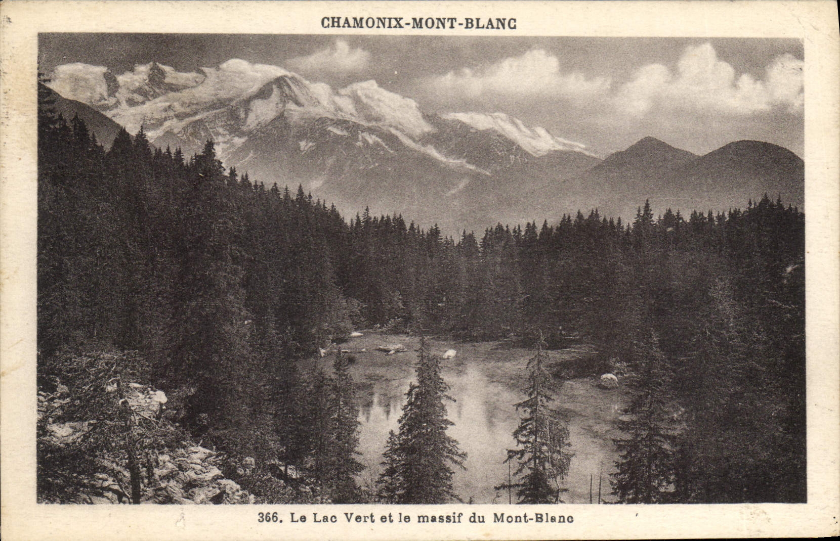 CPA Chamonix Mont Blanc Le Lac Vert et le massif du Mont Blanc