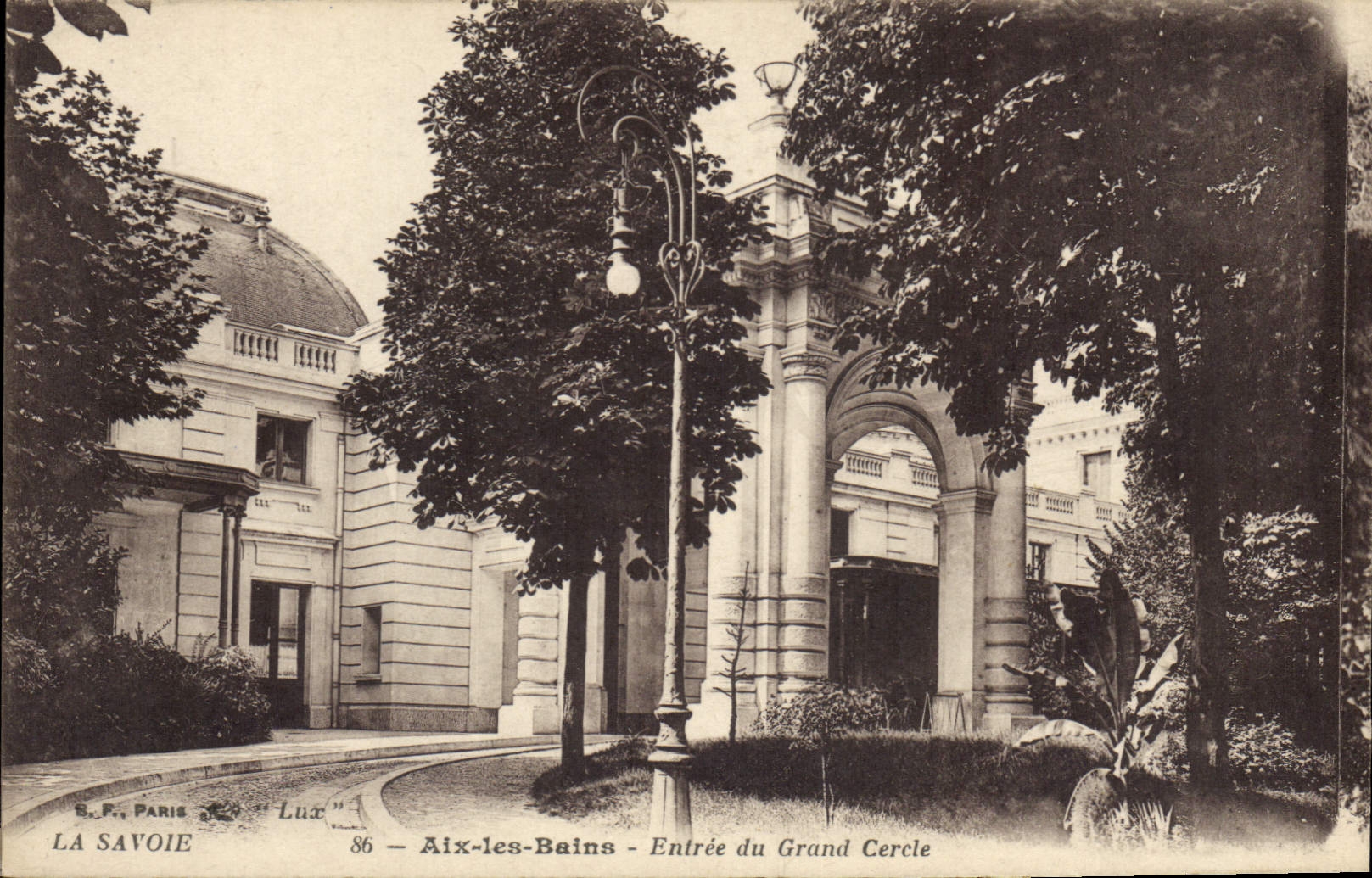 CPA Aix les Bains Entree du Grand Cercle 