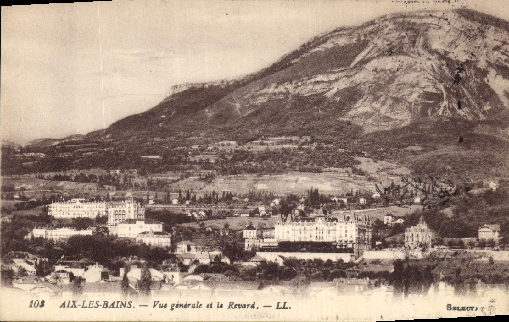 CPA Aix les Bains Vue generale et le Revard