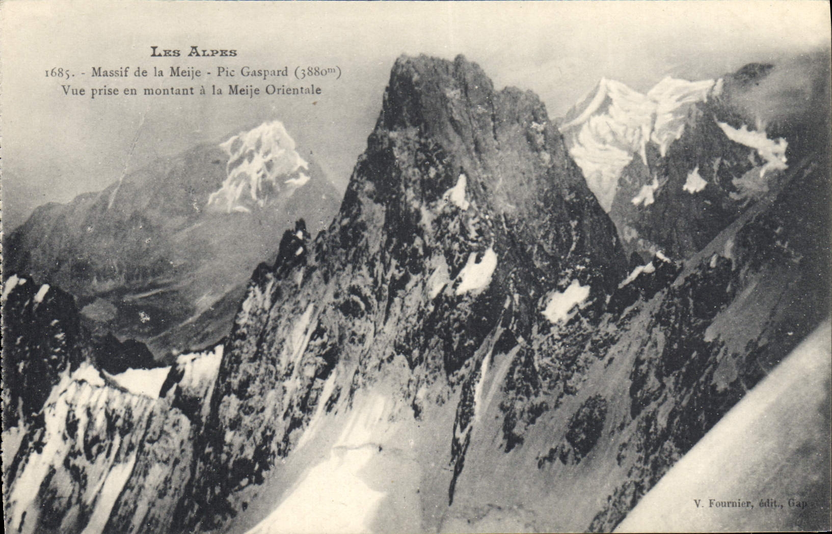 CPA Les Alpes Massif de la Meije Vue prise en montant a la Meije Orientale 
