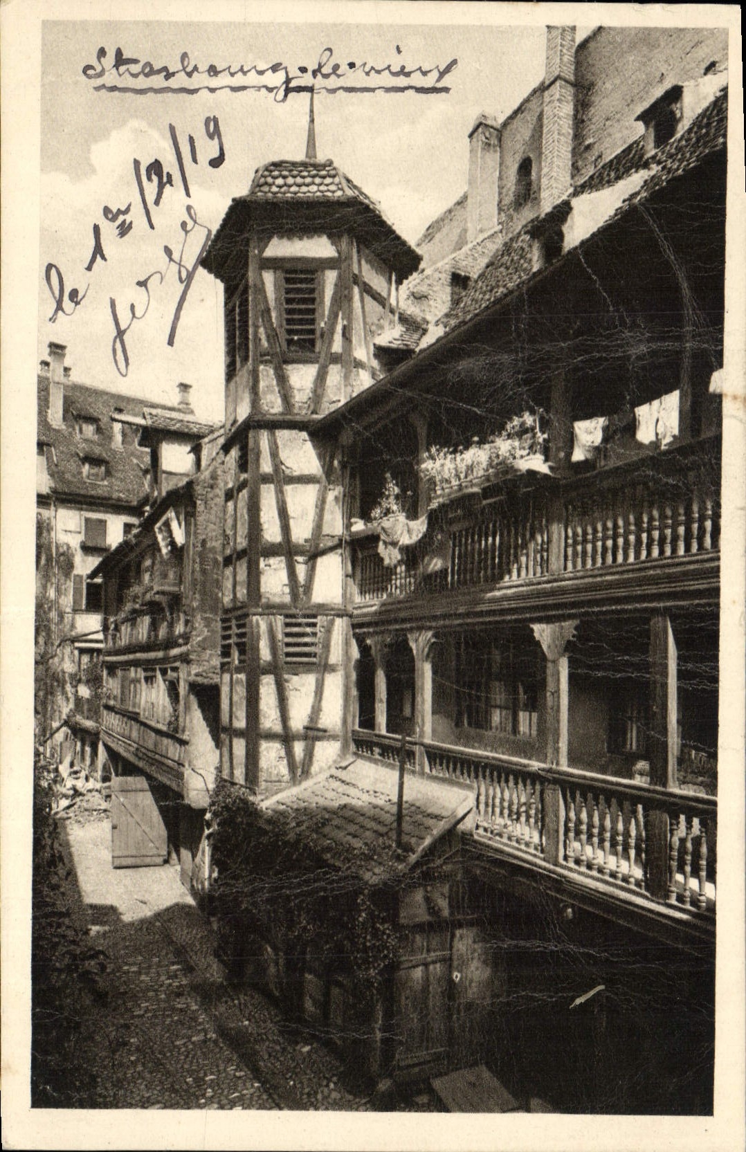 CPA Strasbourg La cour du Corbeau 