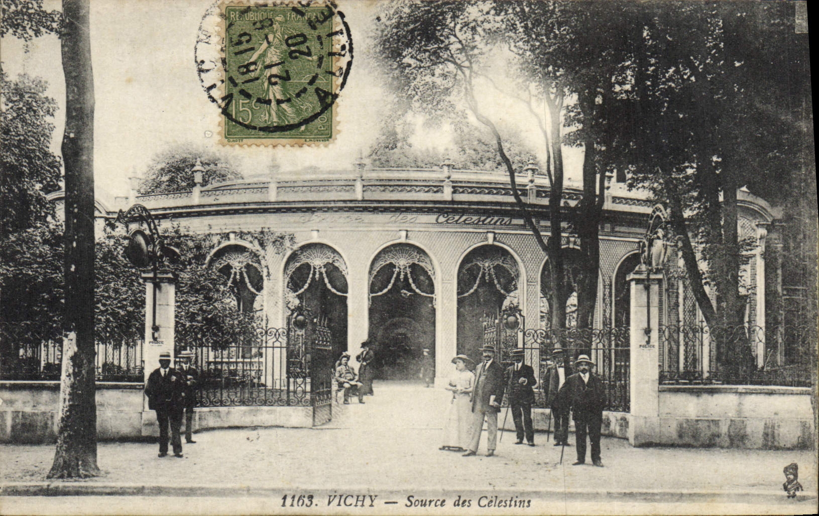 CPA Vichy Source des Celestins 