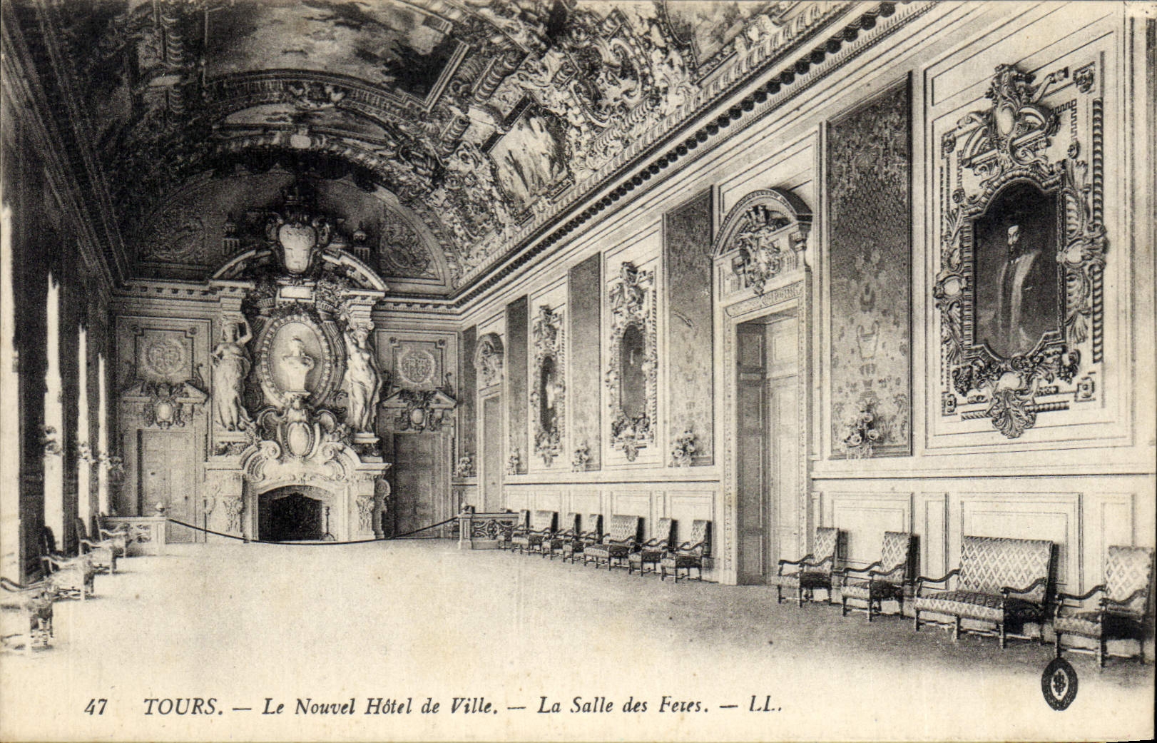CPA Tours Le Nouvel Hotel de Ville La Salle des Feses