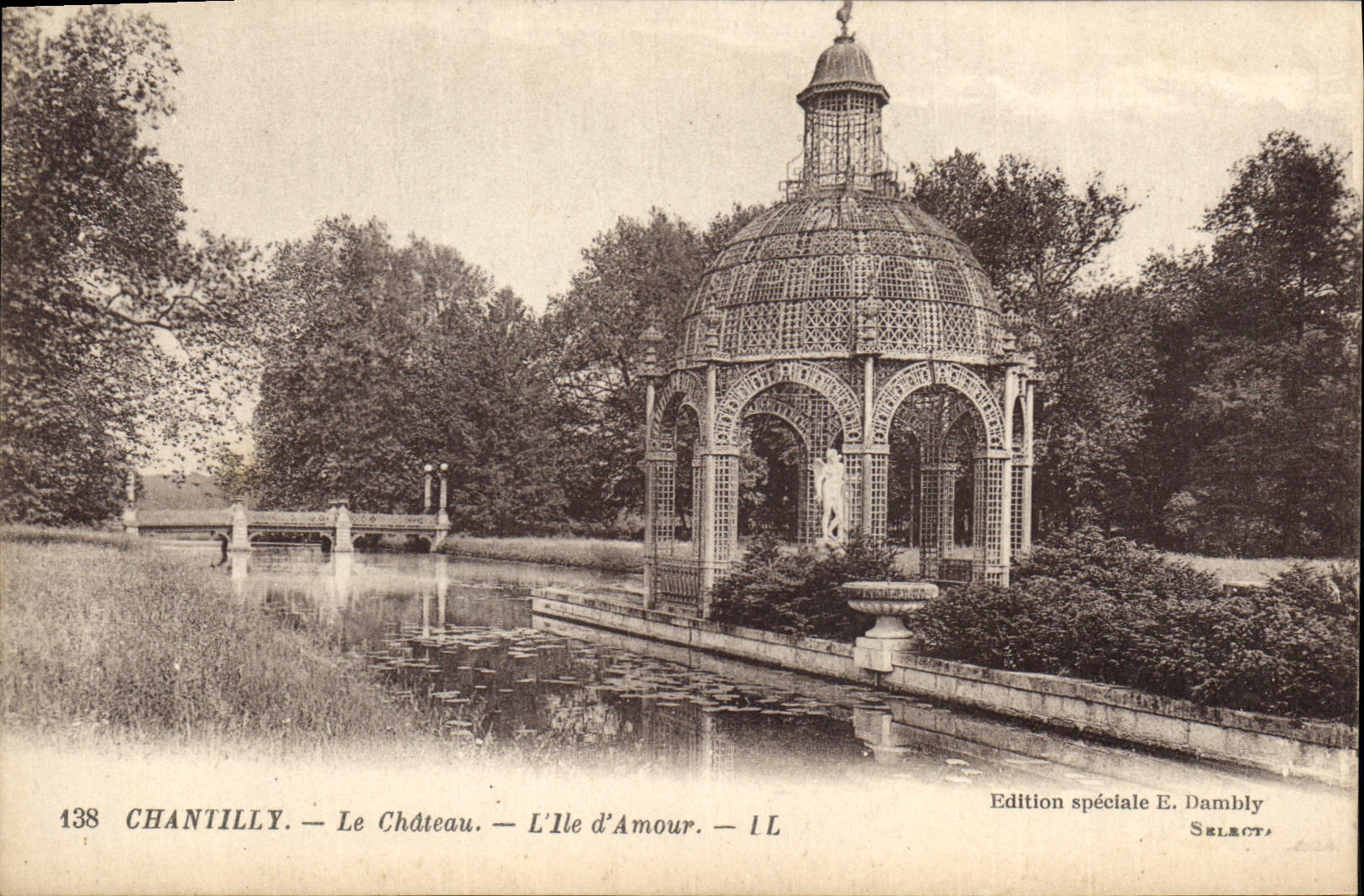 CPA Chantilly Le Chateau L'lle d'Amour