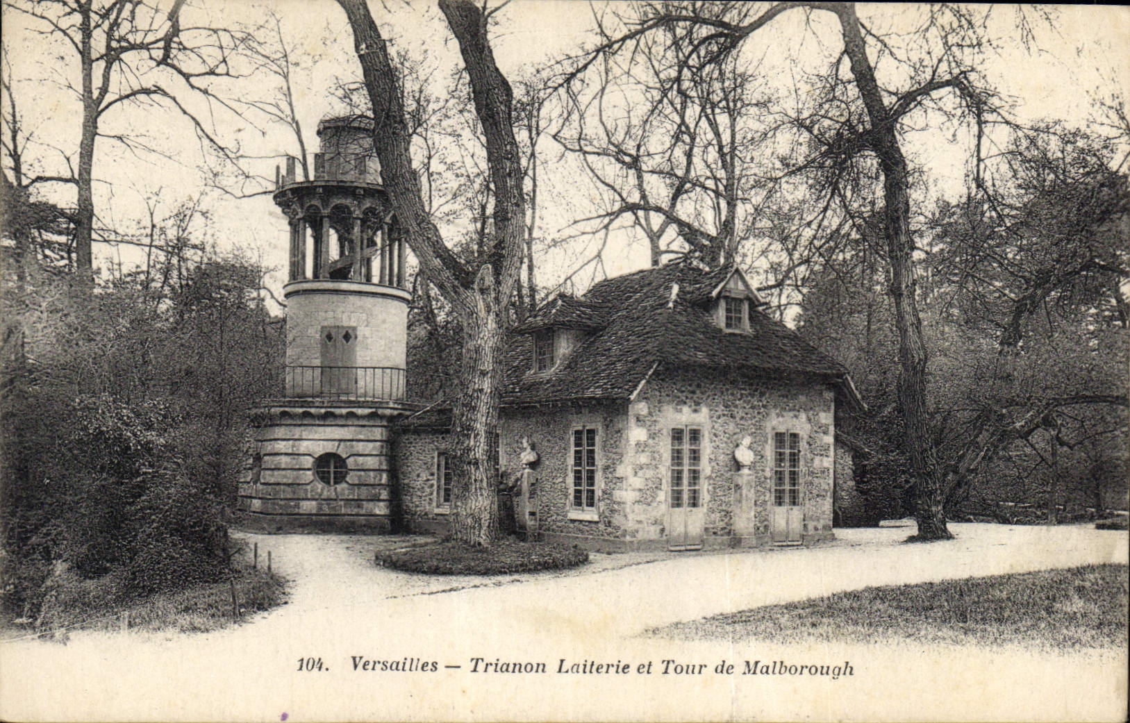 CPA Versailles Trianon Laiterie et Tour de Malborough 