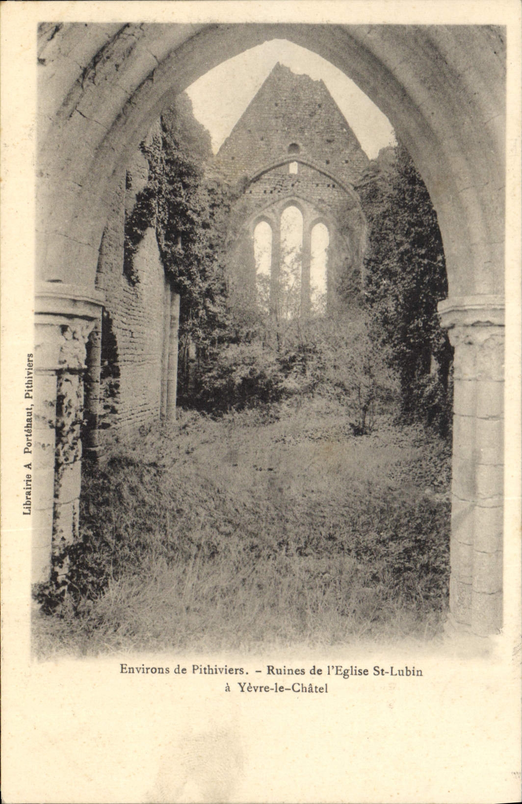CPA Environs de Pithiviers Ruines de l'Eglise St Lubin