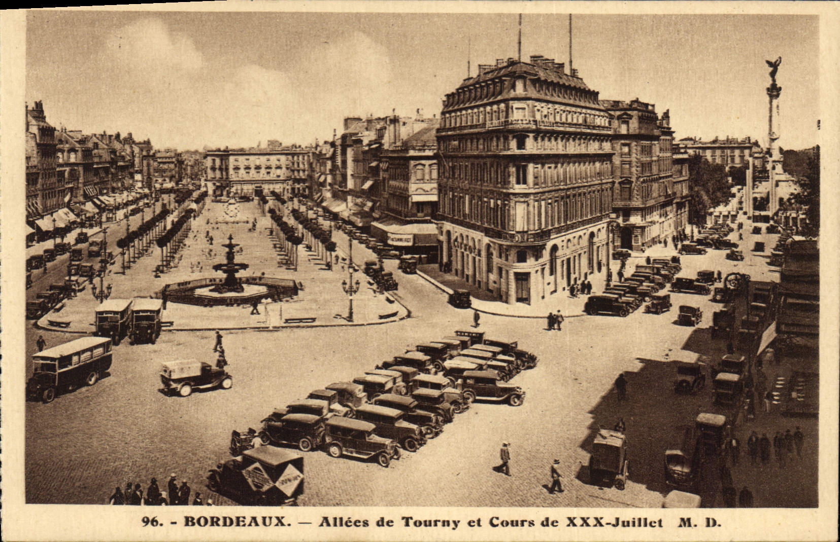 CPA Bordeaux Allees de Tourny et Cours de XXX Juillet