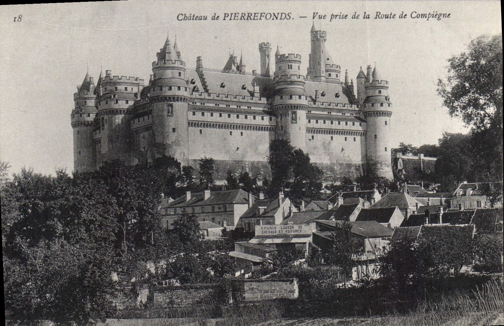 CPA Chateau de Pierrefonds Vue prise de la Route de Compiegne