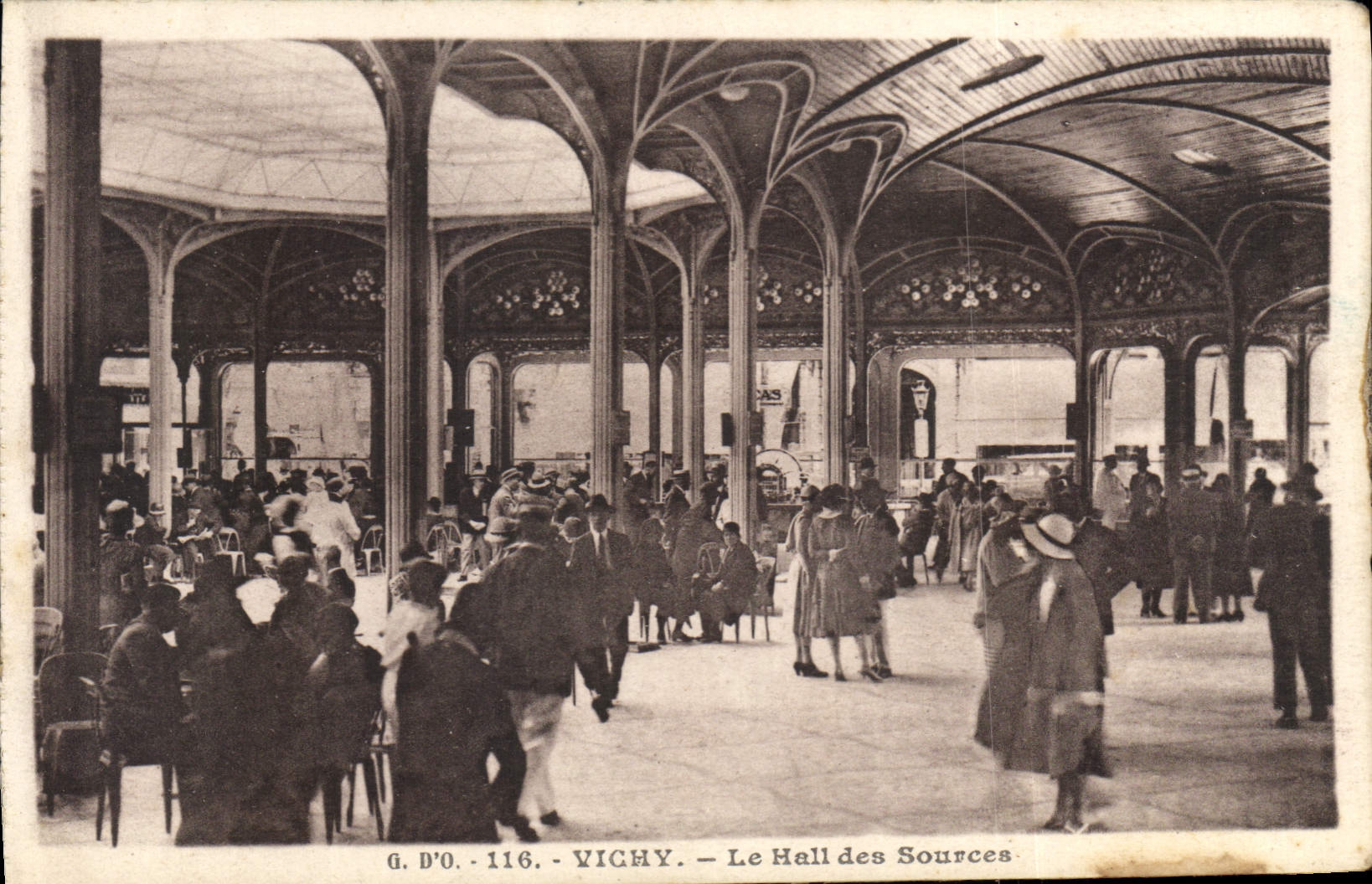 CPA Vichy Le Hall des Sources 