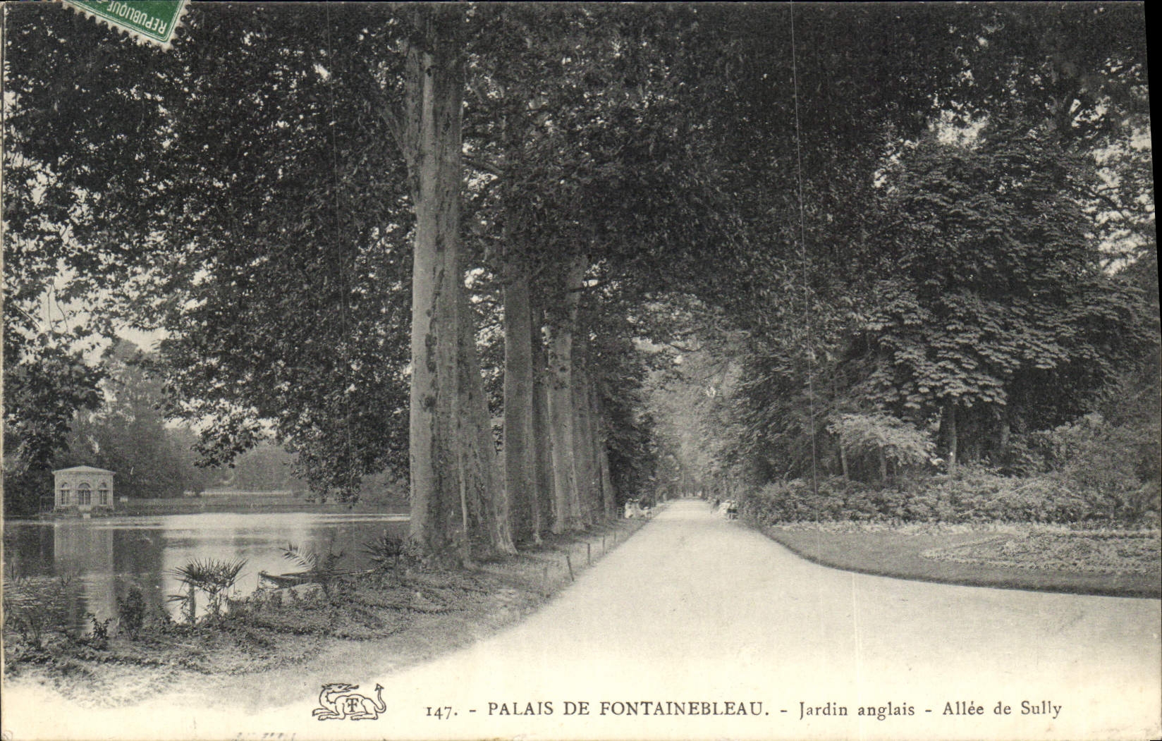 CPA Palais de Fontainebleau Jardin anglais Allee de Sully