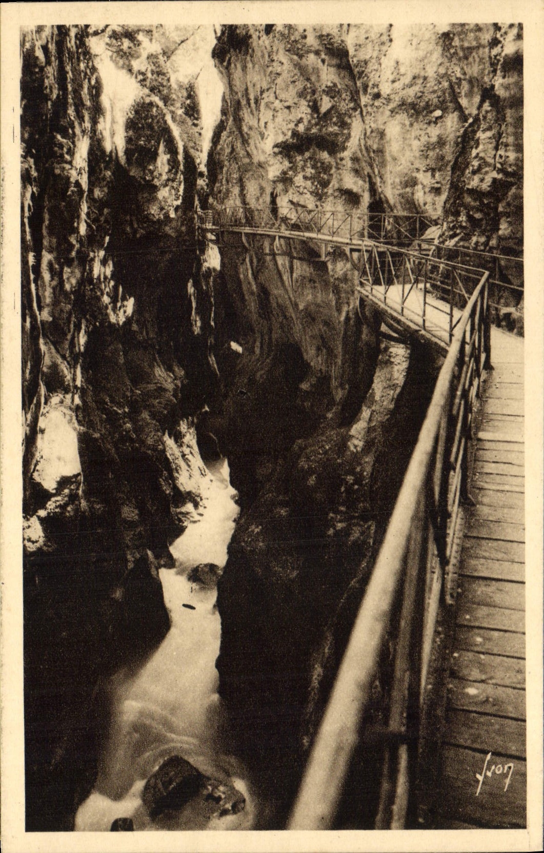 CPA Gorges du Fier Hte Savoie L'Interieur 