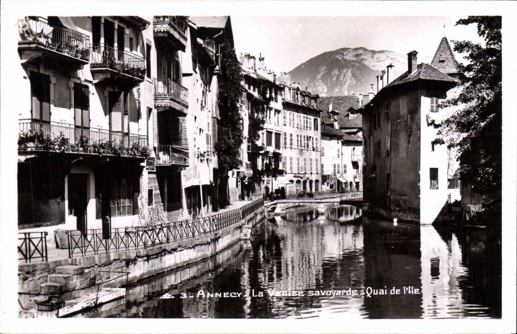 CPA Annecy La Venise savoyarde Quai de L'Ile 