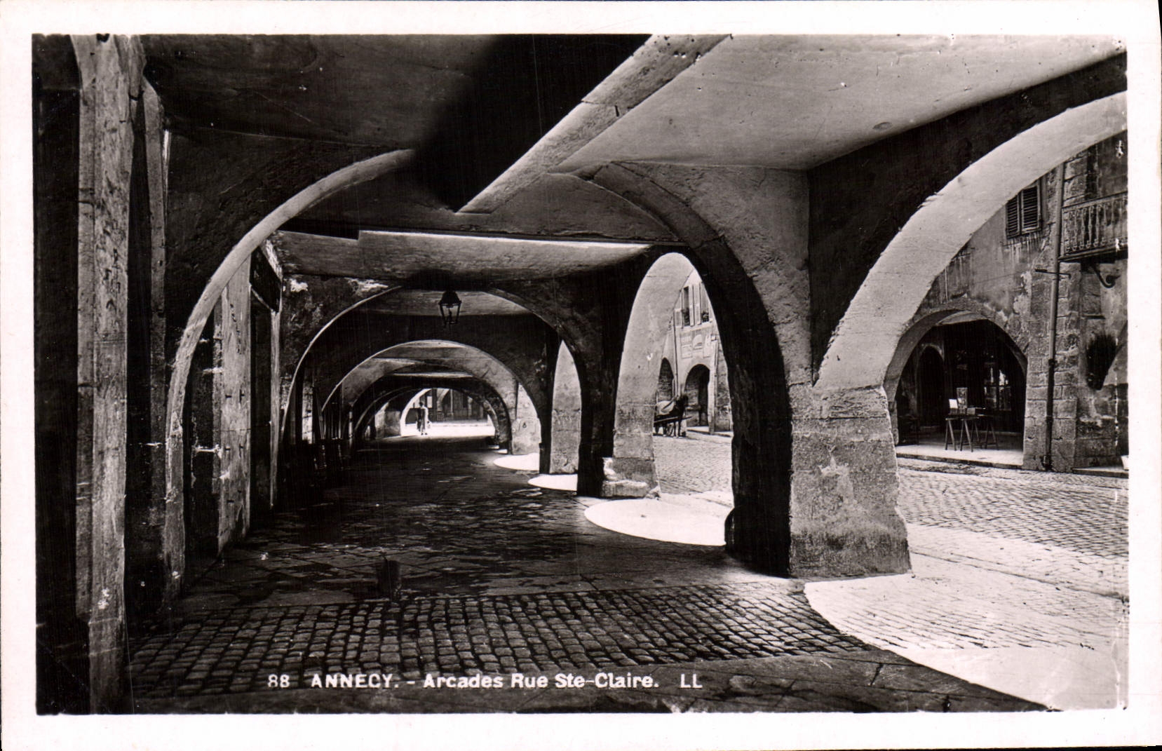 CPA Annecy Arcades Rue Ste Claire 