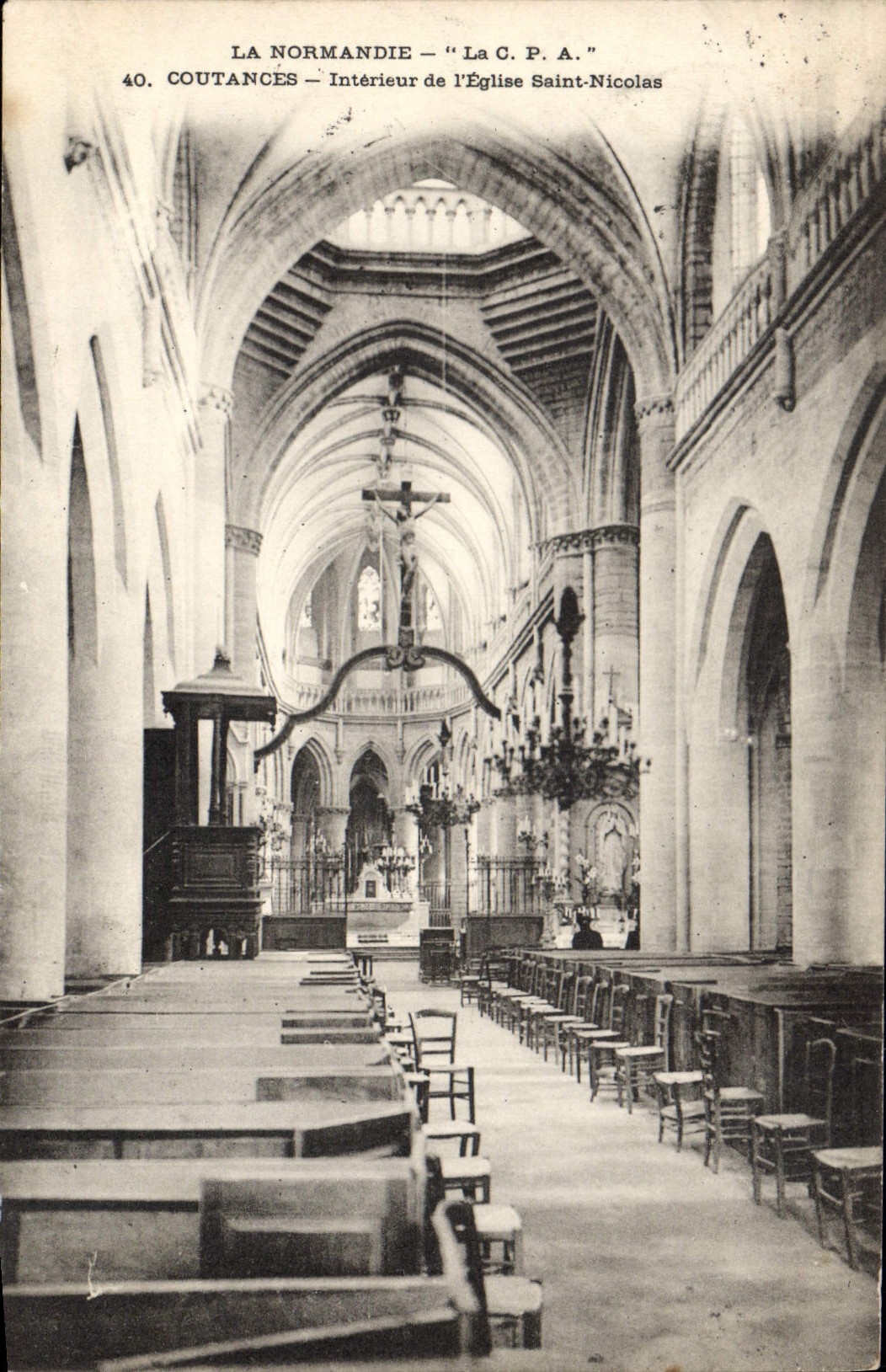 CPA La Normandie La C P A Coutances Interieur de l'Eglise Saint Nicolas 