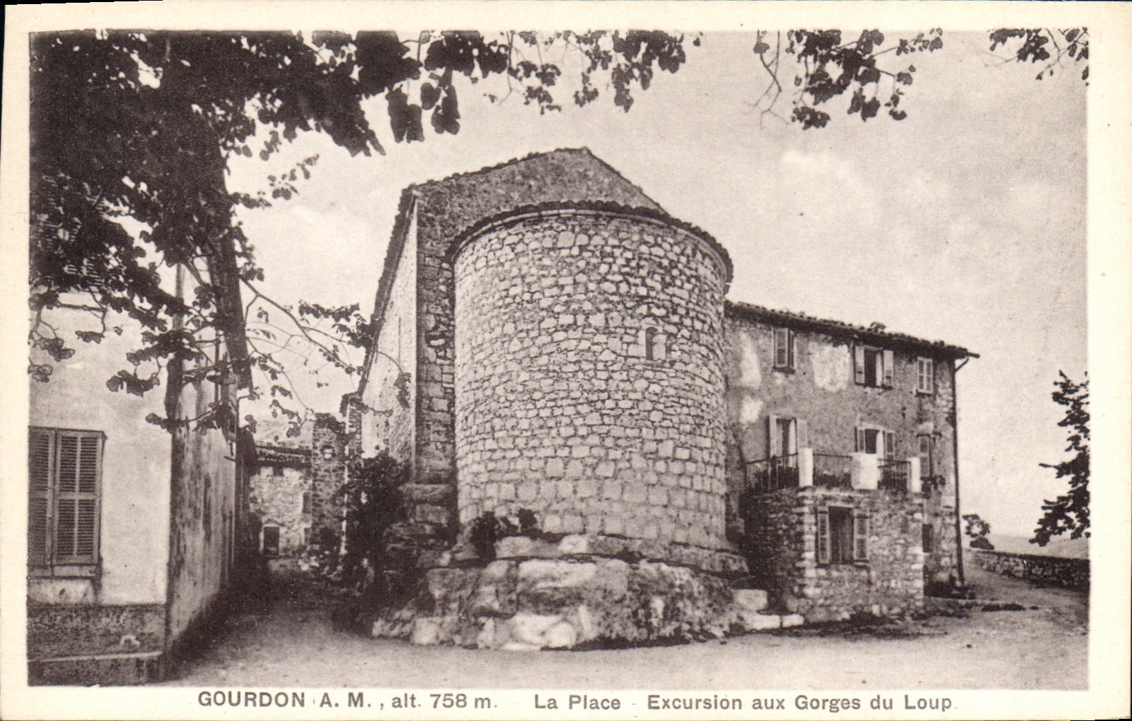 CPA Gourdom A M la place Excursion aux Gorges du Loup 