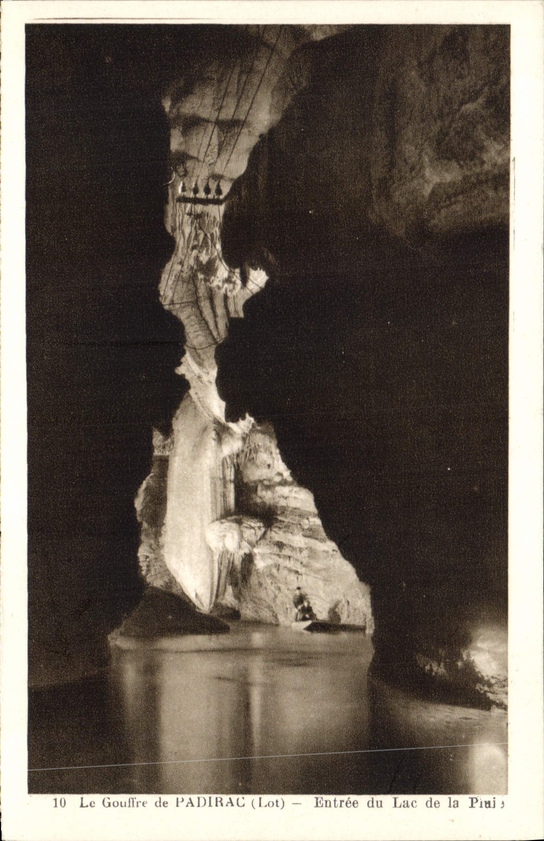 CPA Le Gouffre de Padirac Lot entree du Lac de la Pluie