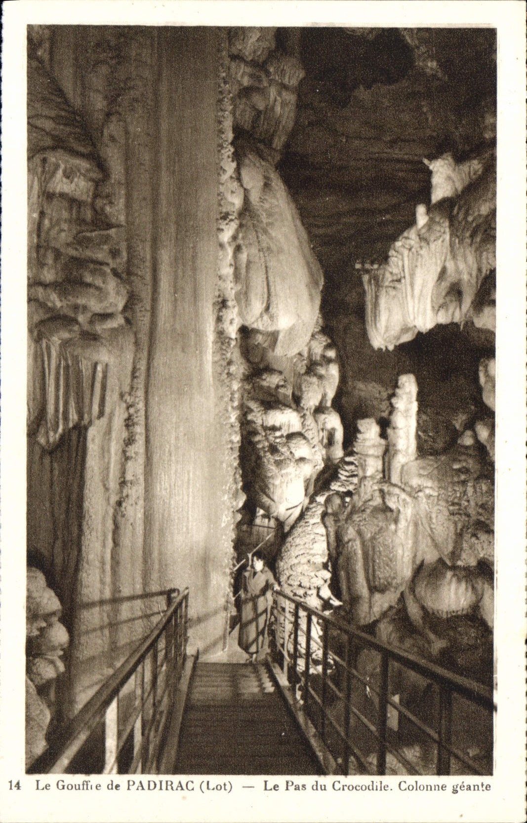 CPA Le Gouffre de Padirac Lot le Pas du Crocodile Colonne Geante