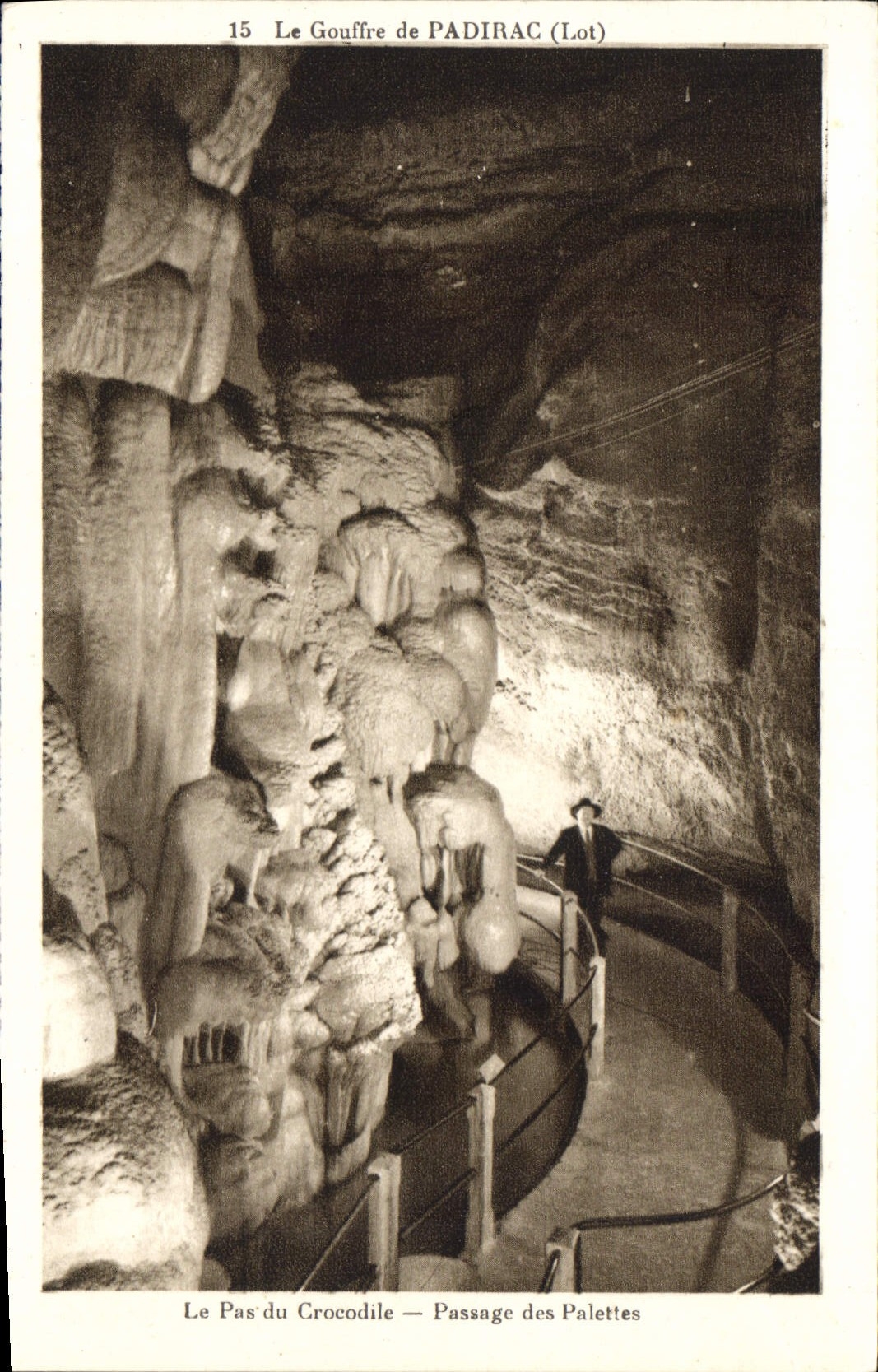 CPA Le Gouffre de Padirac Lot le Pas du Crocodile Passage des Palettes