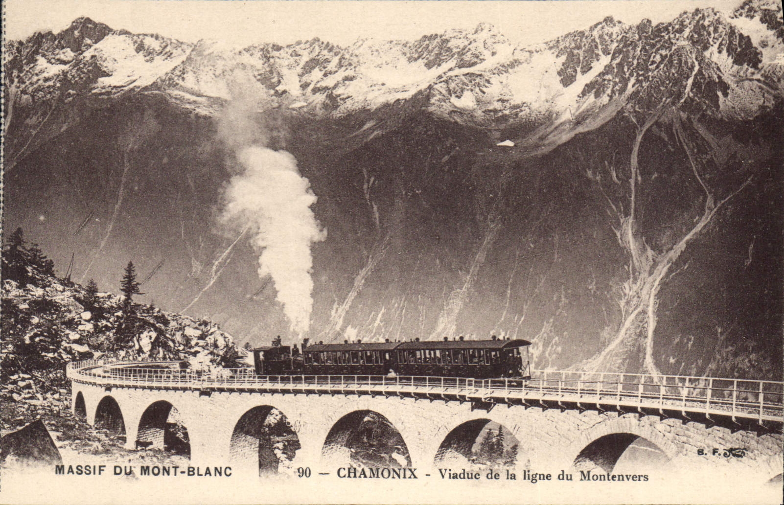 CPA Massif du Mont Blanc Chamonix Viaduc de la ligne du Montenvers Train