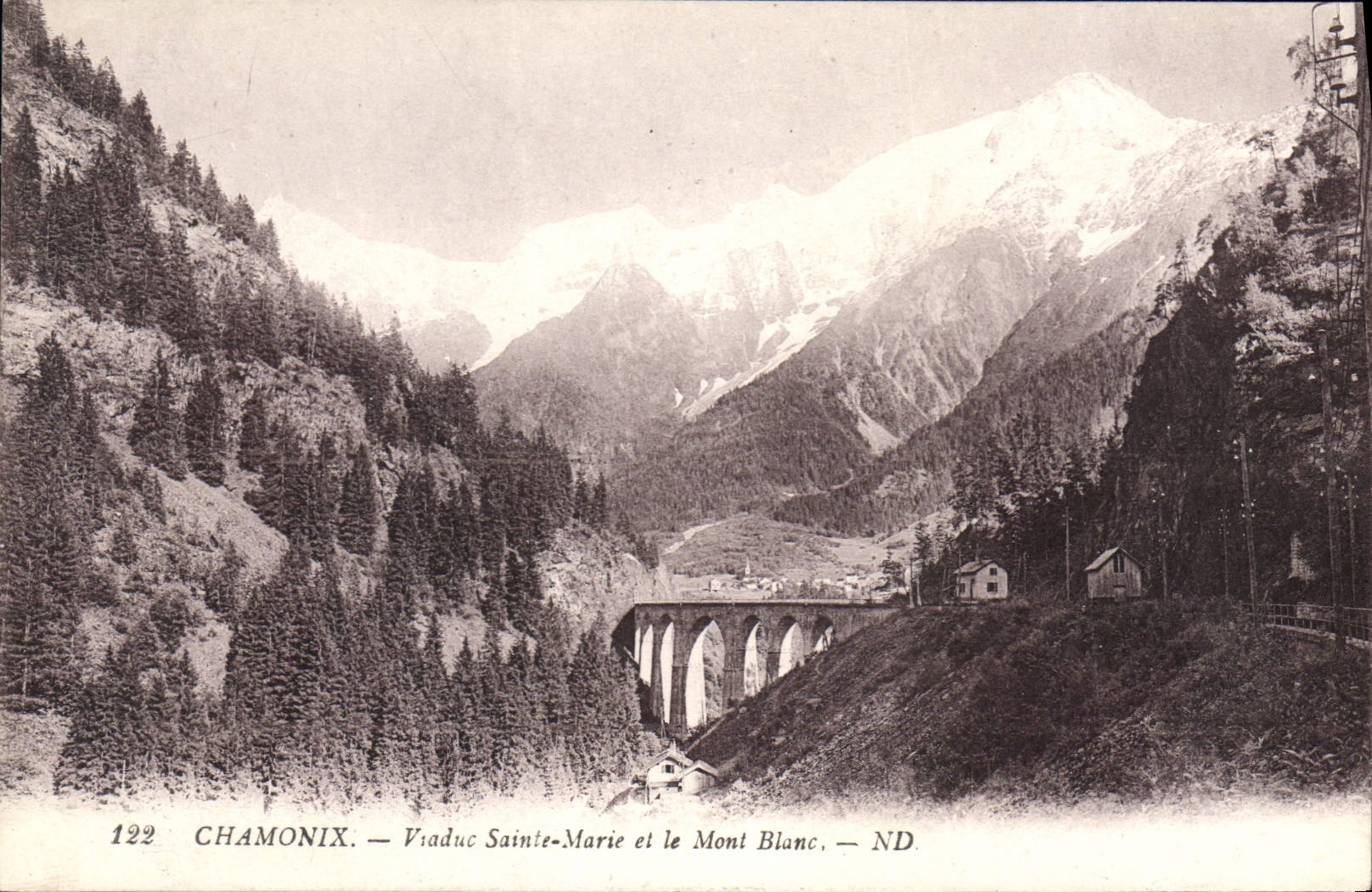 CPA Chamonix Viaduc Sainte Marie et le Mont Blanc