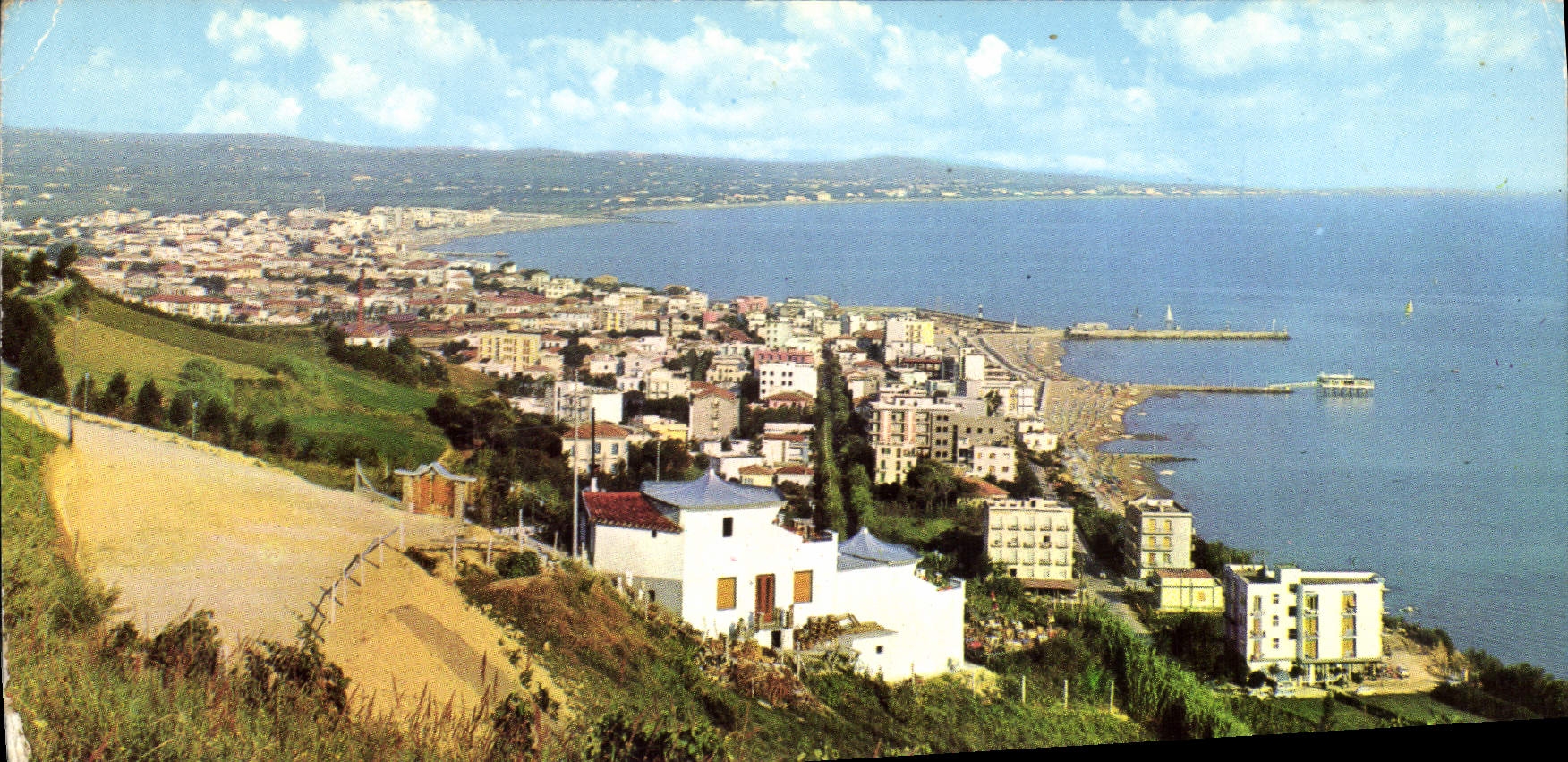 CPM Riviera Adriatica Panorama de Gabrice Monte