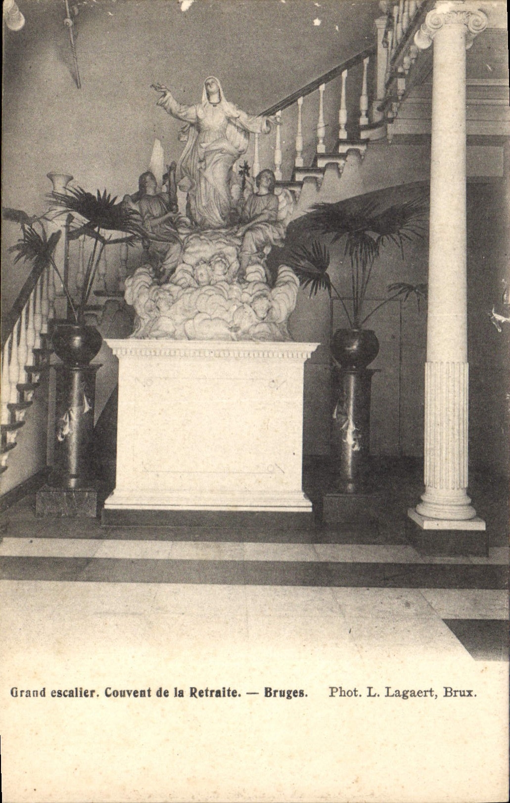 CPA Grand escalier de la Retraite Bruges