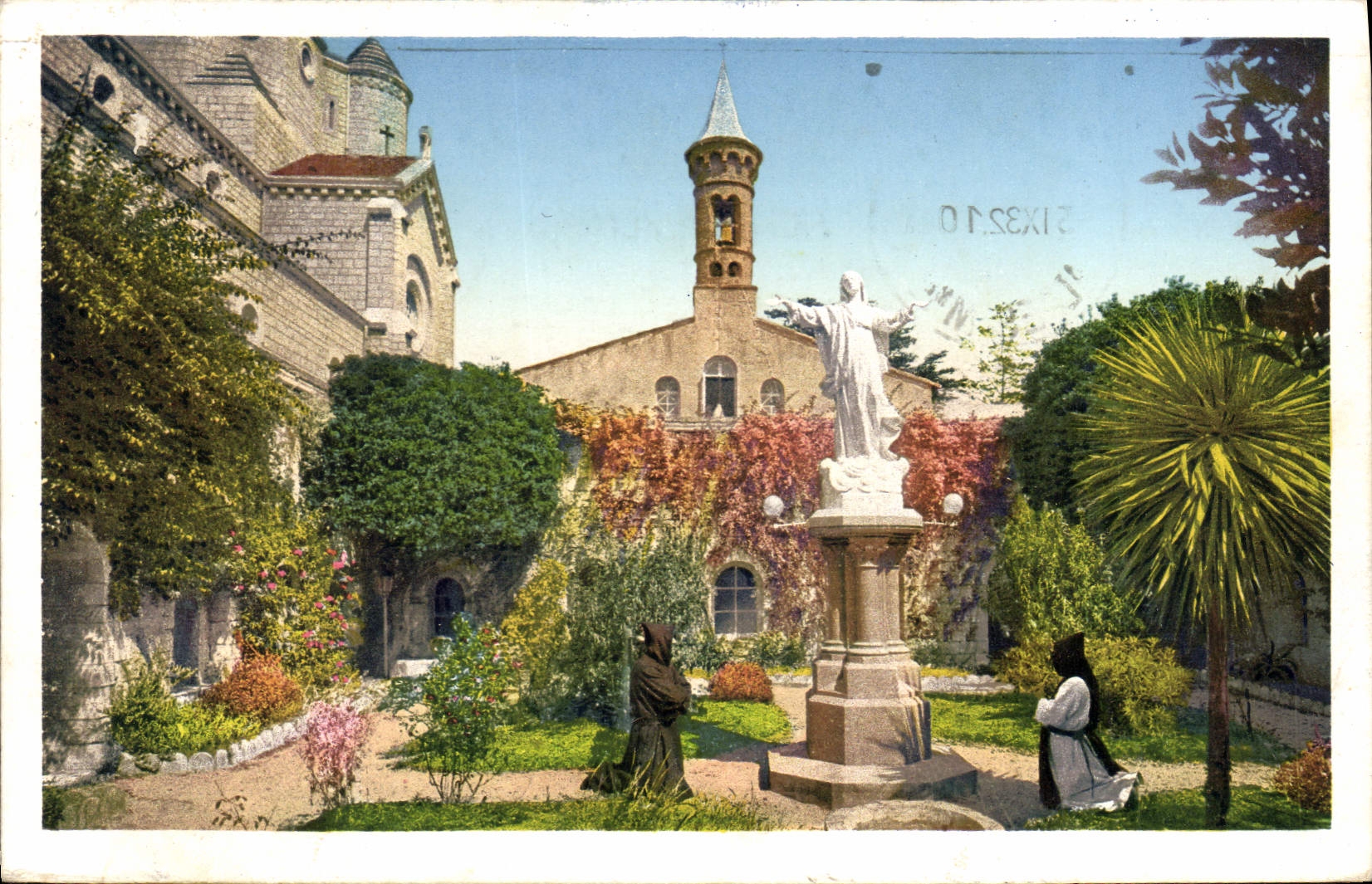 CPA Ile Saint Honorat jardin de la Vierge au centre du vieux Cloitre