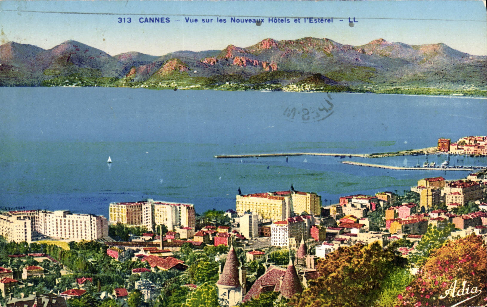 CPA Cannes vue sur les Nouveaux hotels et l'Esterel 