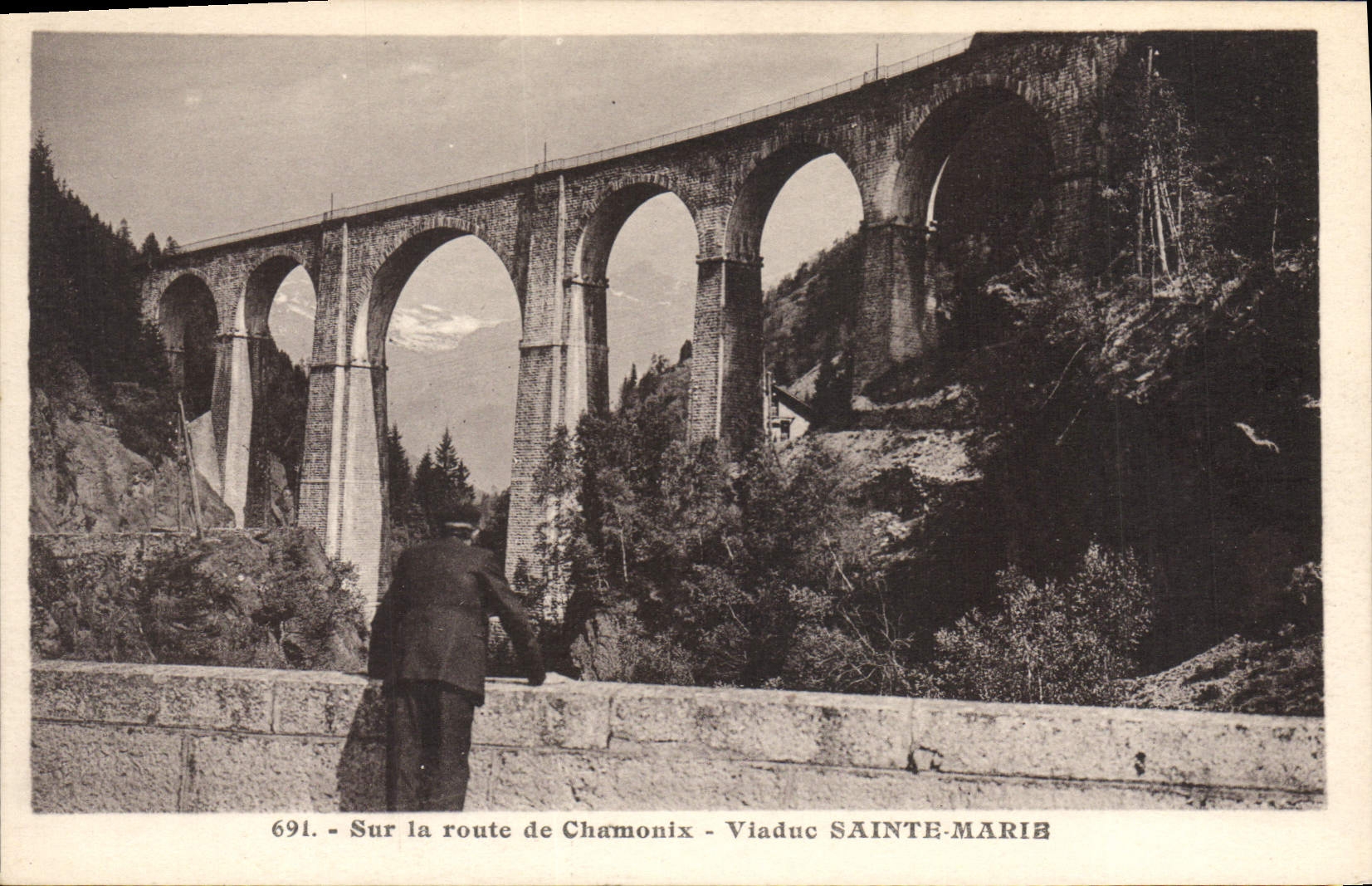 CPA Sur la Route de Chamonix Viaduc Sainte Marie 