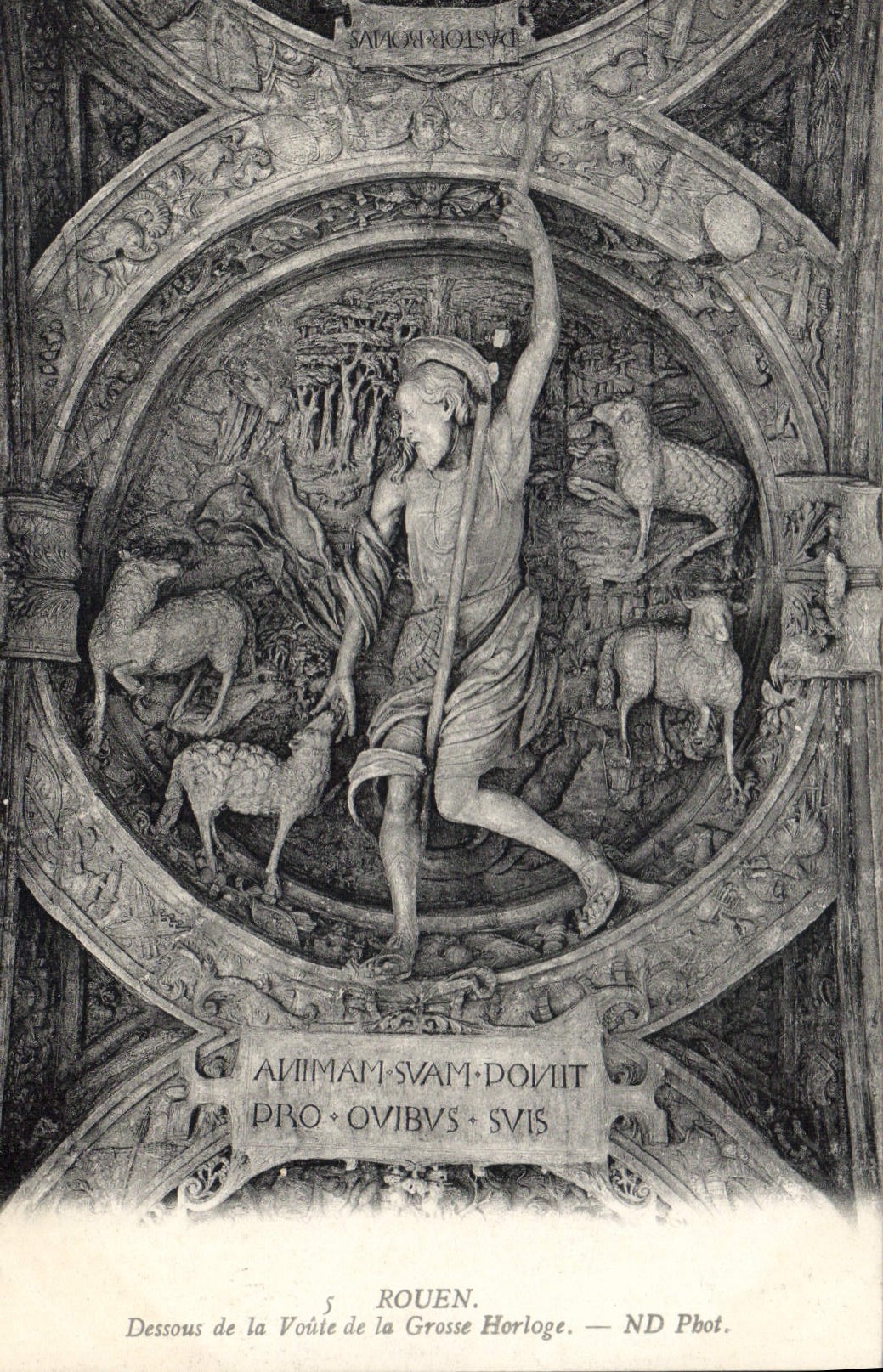 CPA Rouen Dessous de la Voute de la Grosse Horloge 